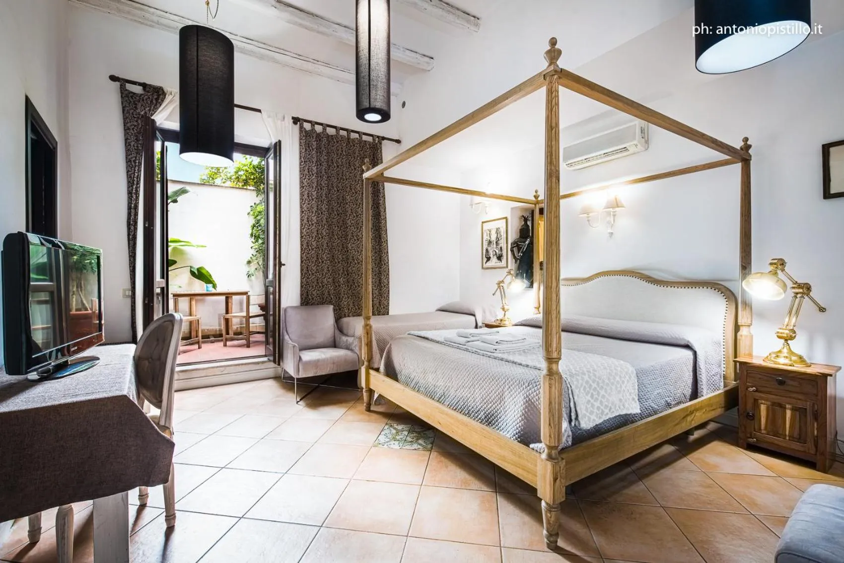 hair dresser, Bed in Porta di Castro Hotel & SPA