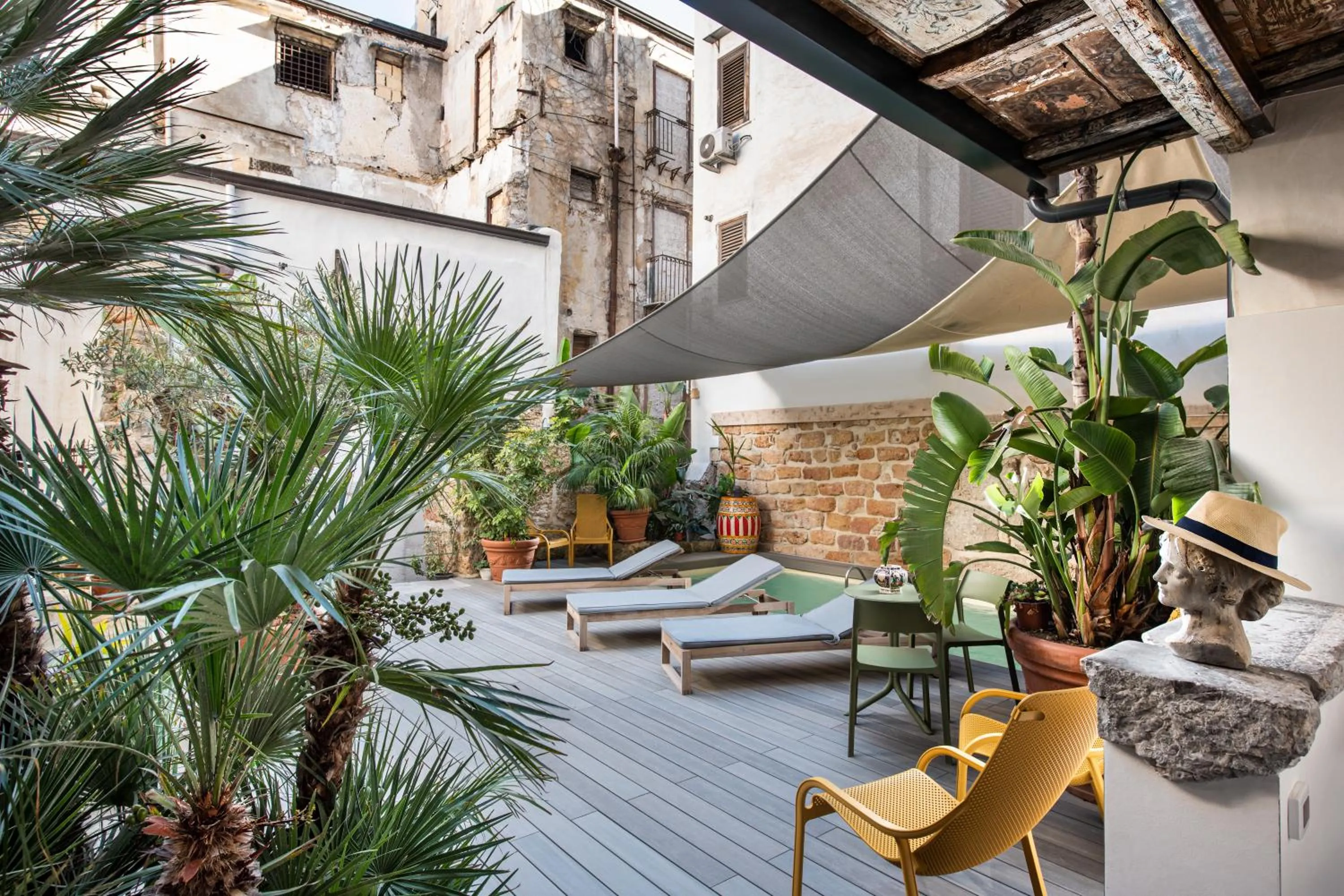 Swimming pool in Porta di Castro Hotel & SPA