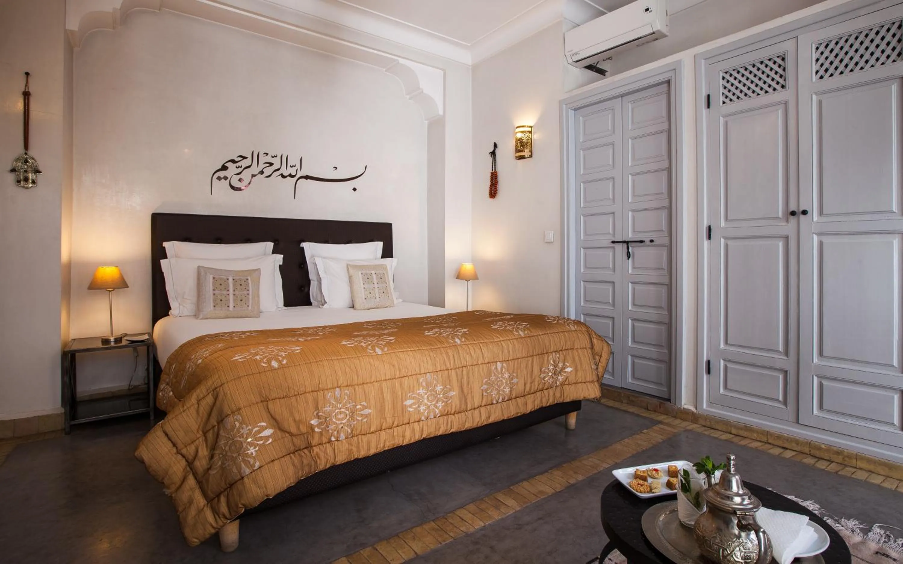 Photo of the whole room, Bed in Riad Shanima SPA Marrakech