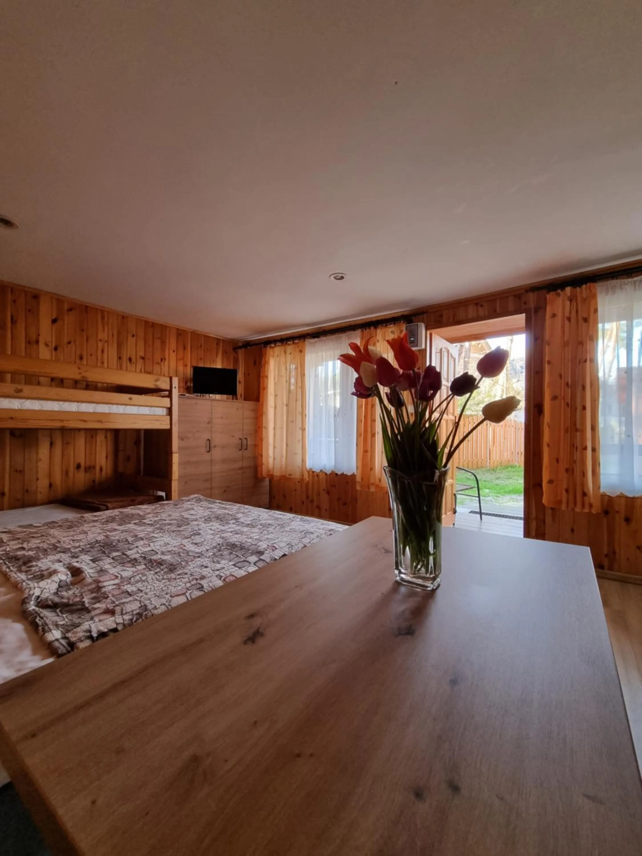 Photo of the whole room, Bed in OW Gabi