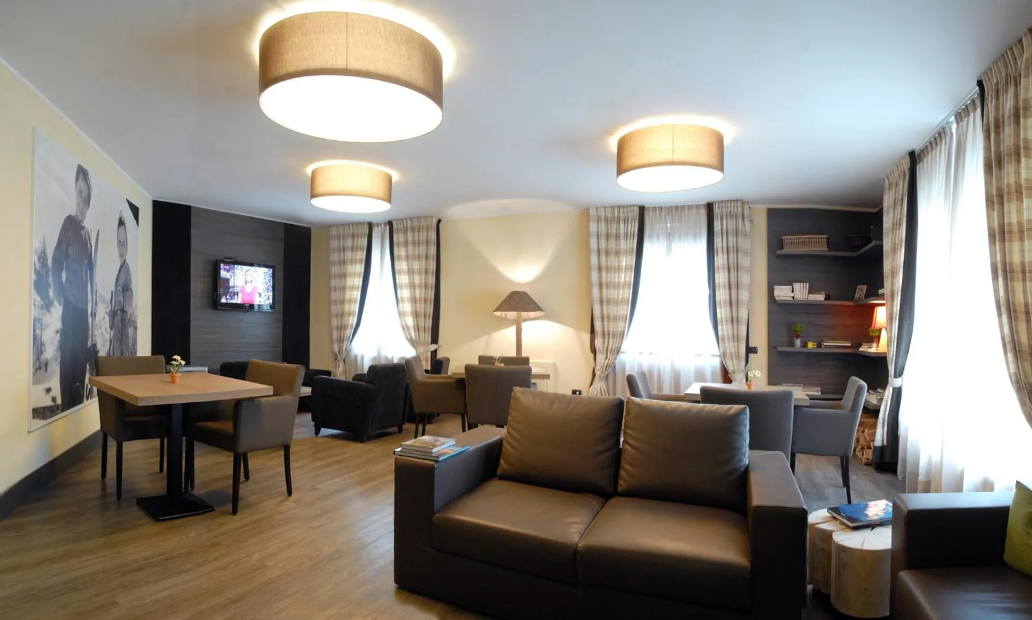 Communal lounge/ TV room in Hotel Bellavista