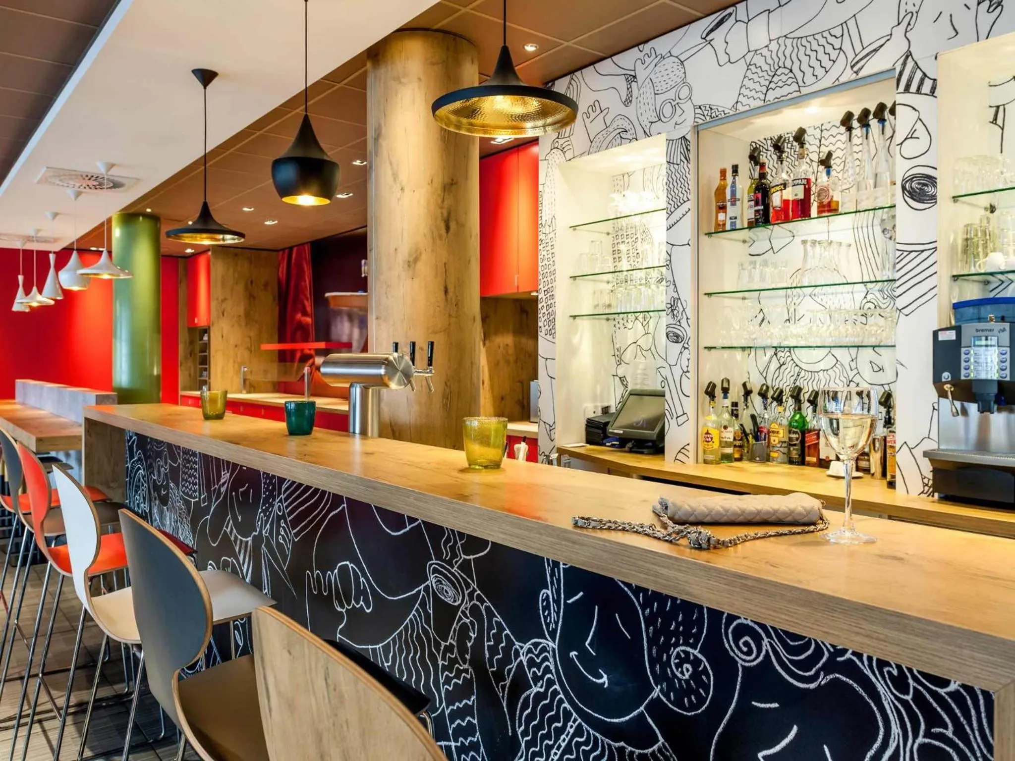 Lounge or bar in ibis Hotel Hannover City