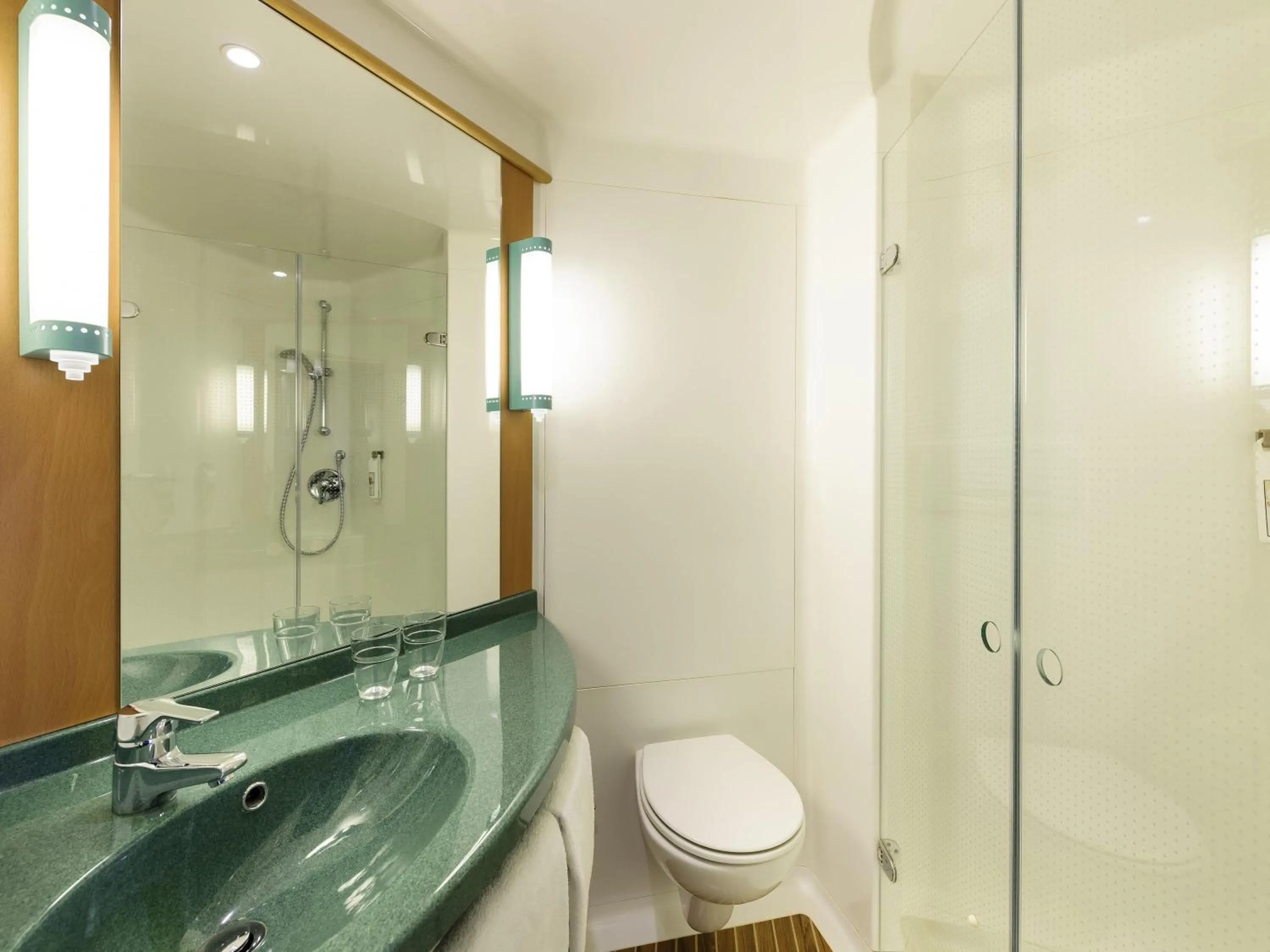 Bedroom in ibis Hotel Hannover City