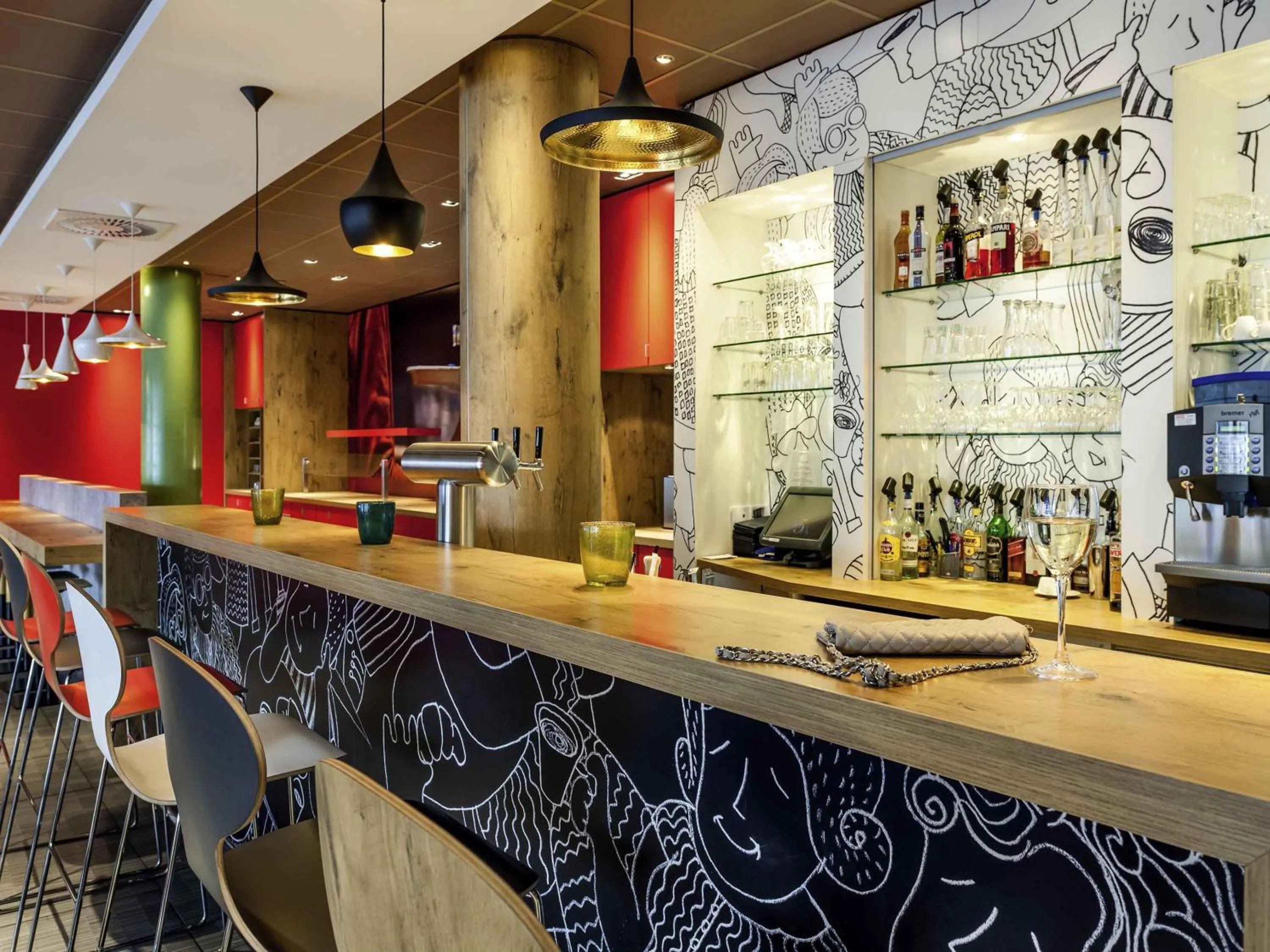 Lounge or bar in ibis Hotel Hannover City