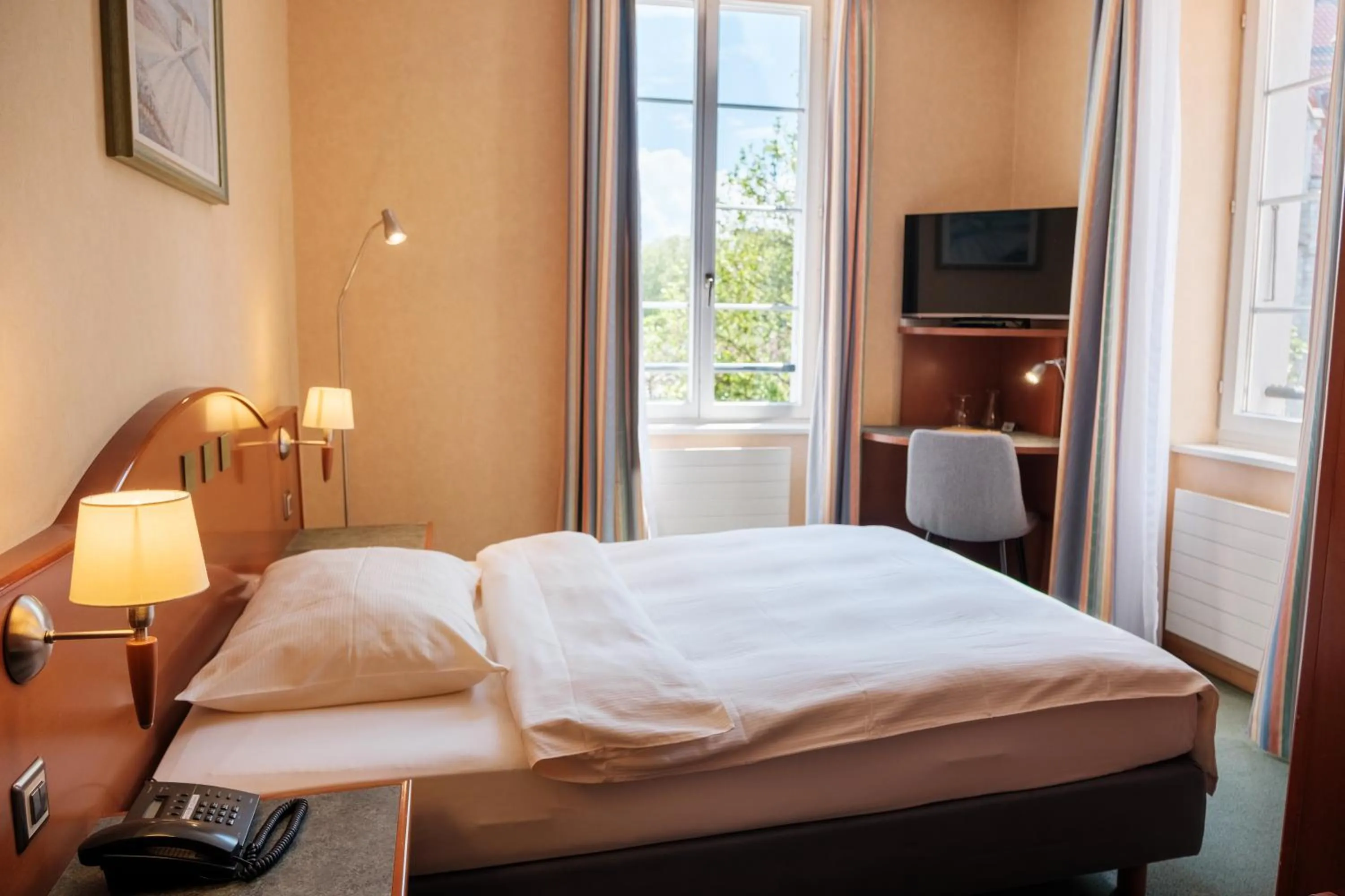 Bed in Hôtel du Port