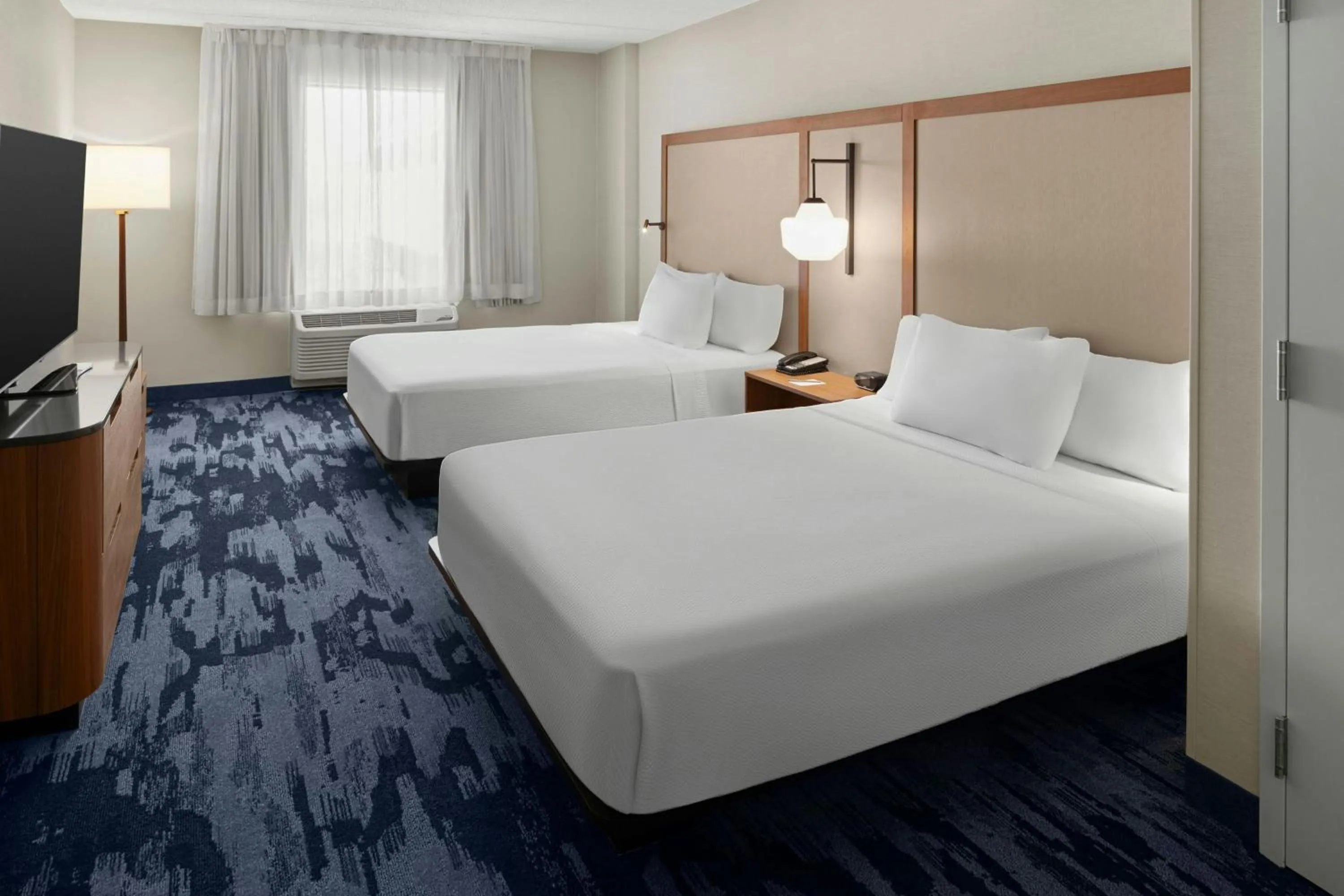 Photo of the whole room, Bed in Fairfield Inn & Suites by Marriott Lynchburg Liberty University