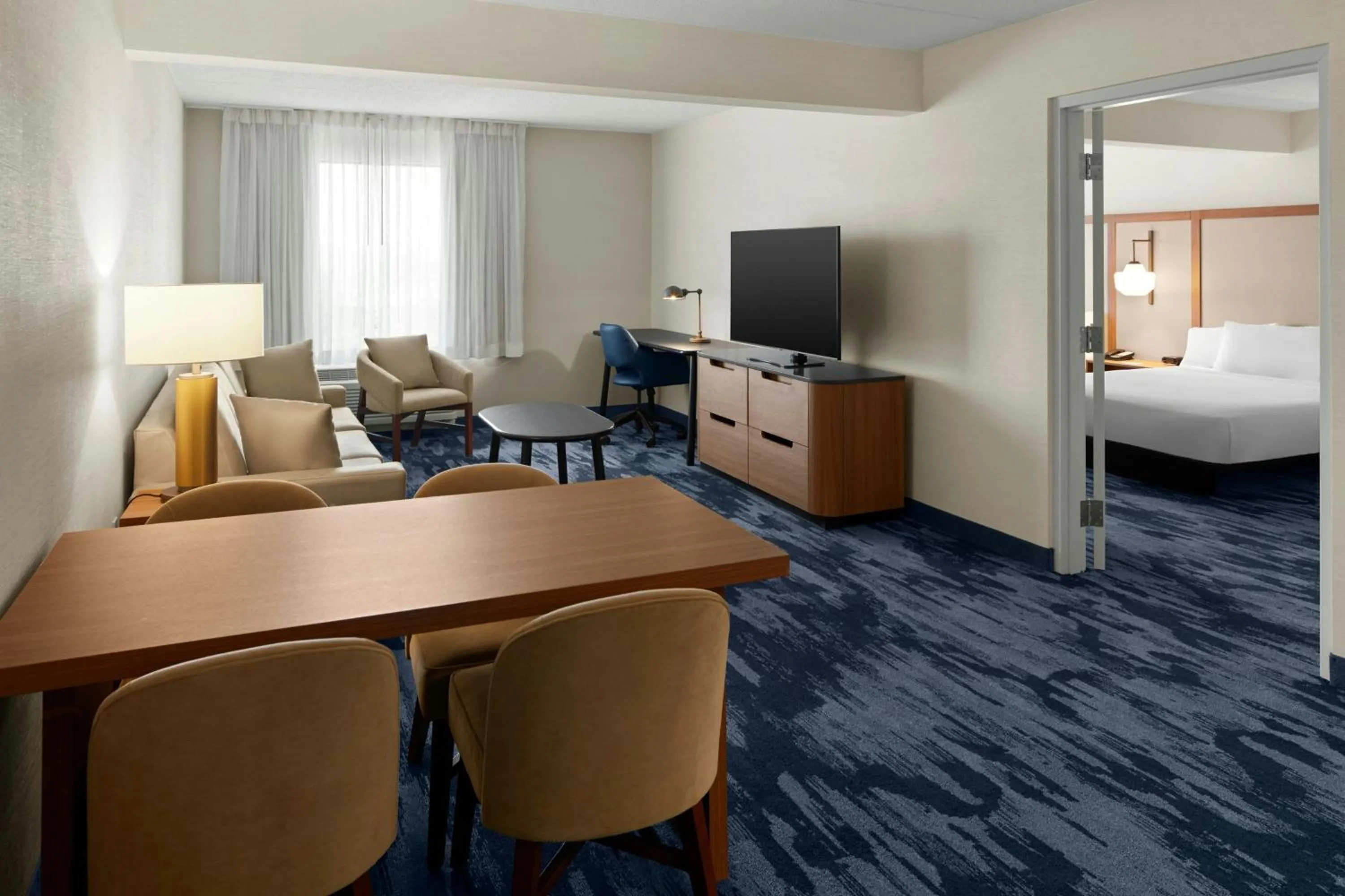 Living room, Bed in Fairfield Inn & Suites by Marriott Lynchburg Liberty University
