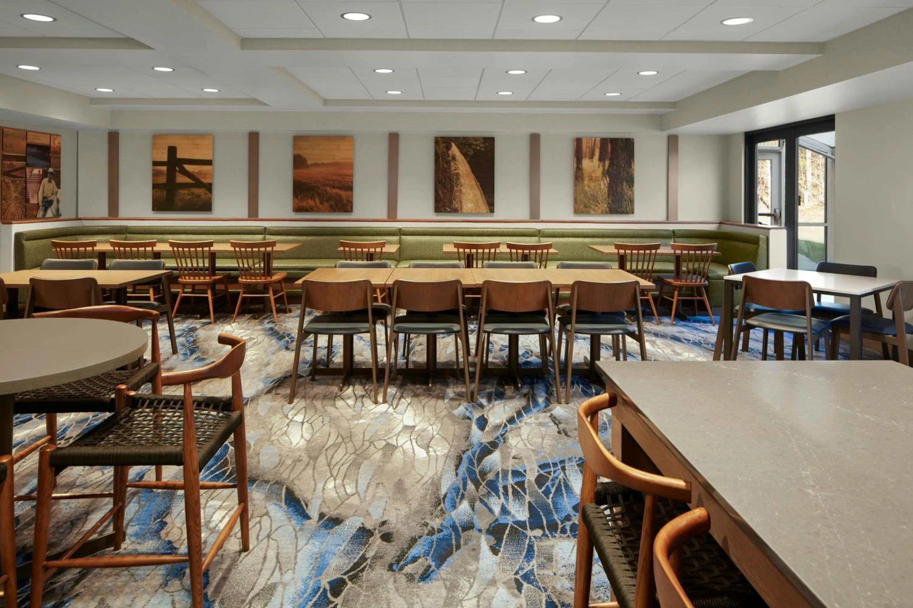 Breakfast in Fairfield Inn & Suites by Marriott Lynchburg Liberty University