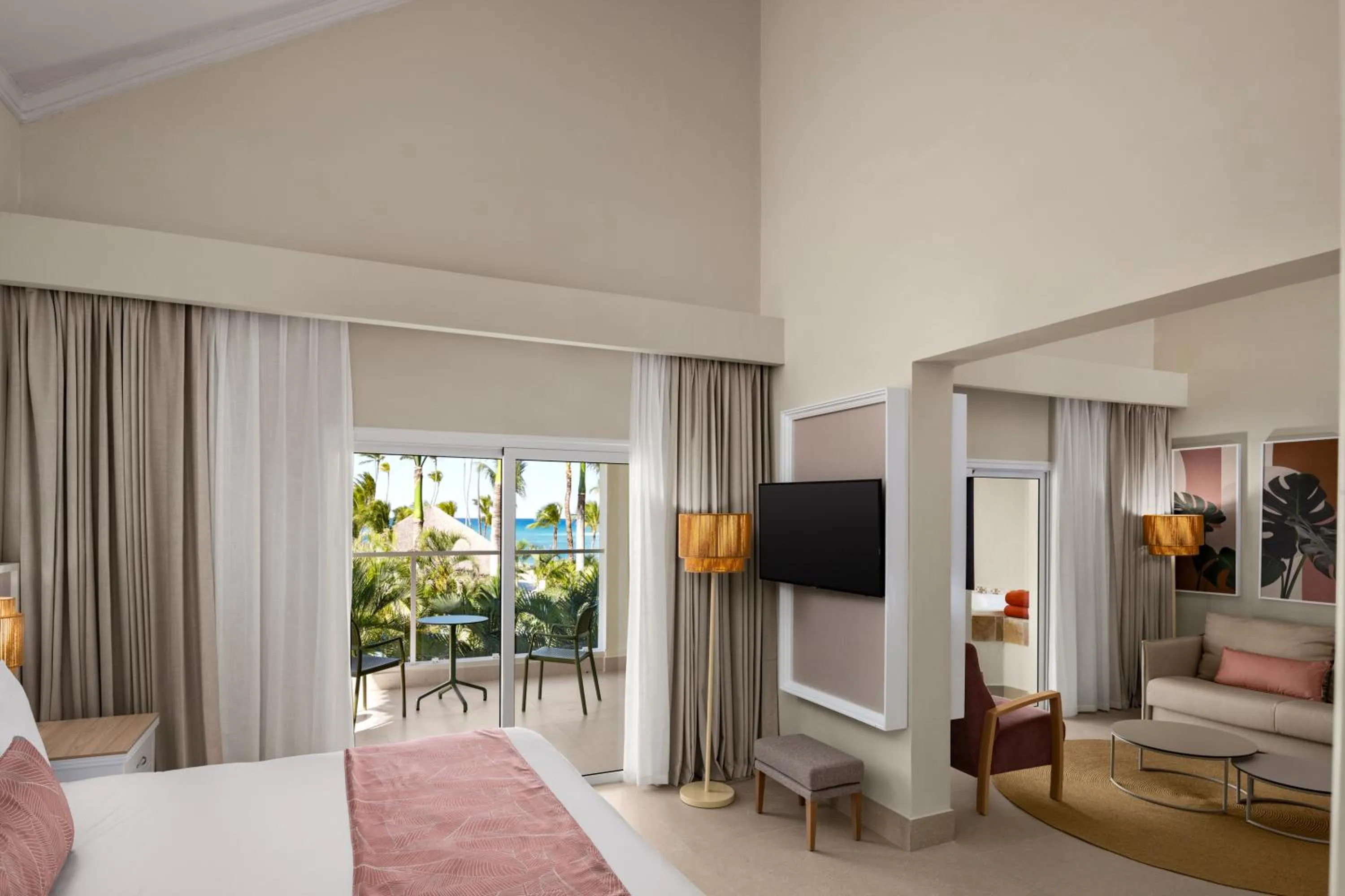 Bed in Wyndham Alltra Punta Cana All Inclusive Resort