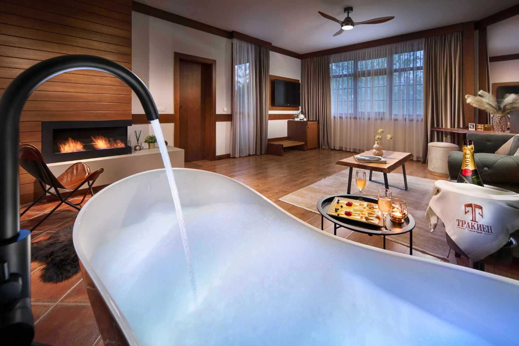 Photo of the whole room in Boutique Complex Trakiets