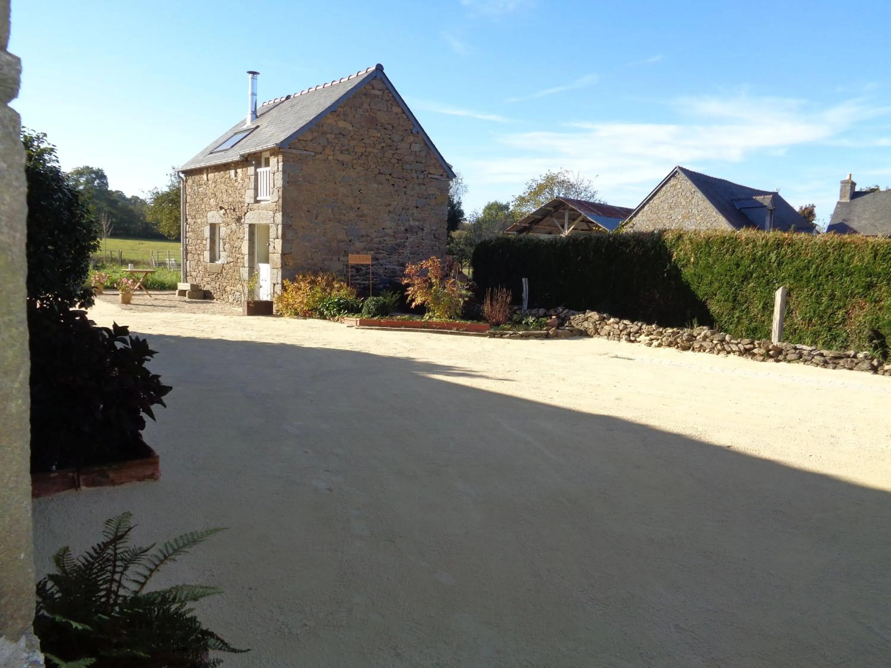 Facade/entrance in Ker Adsav o'naturel