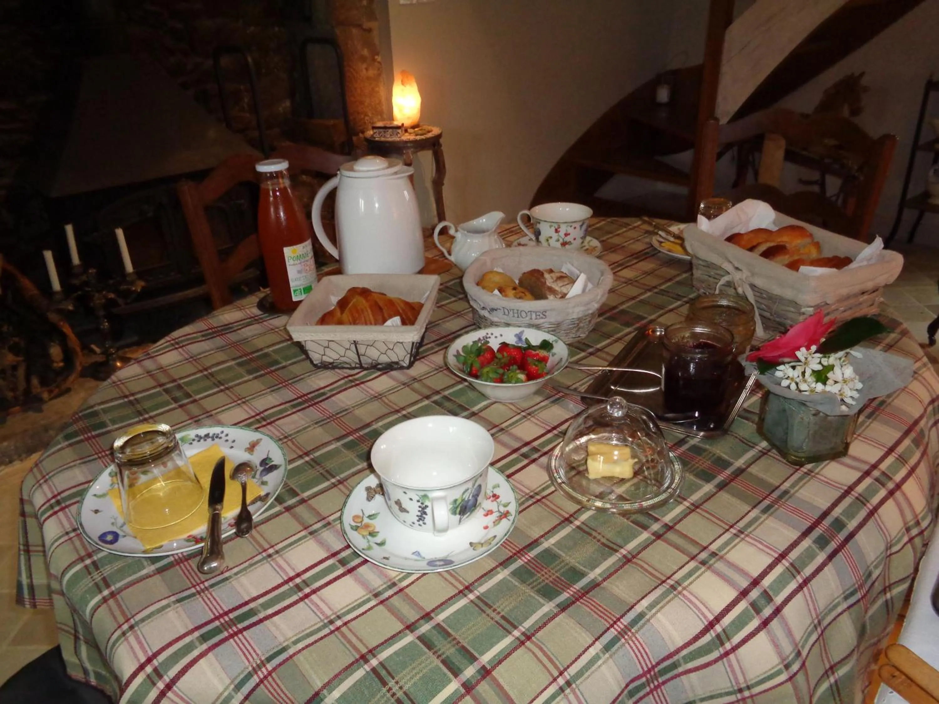 Breakfast in Ker Adsav o'naturel