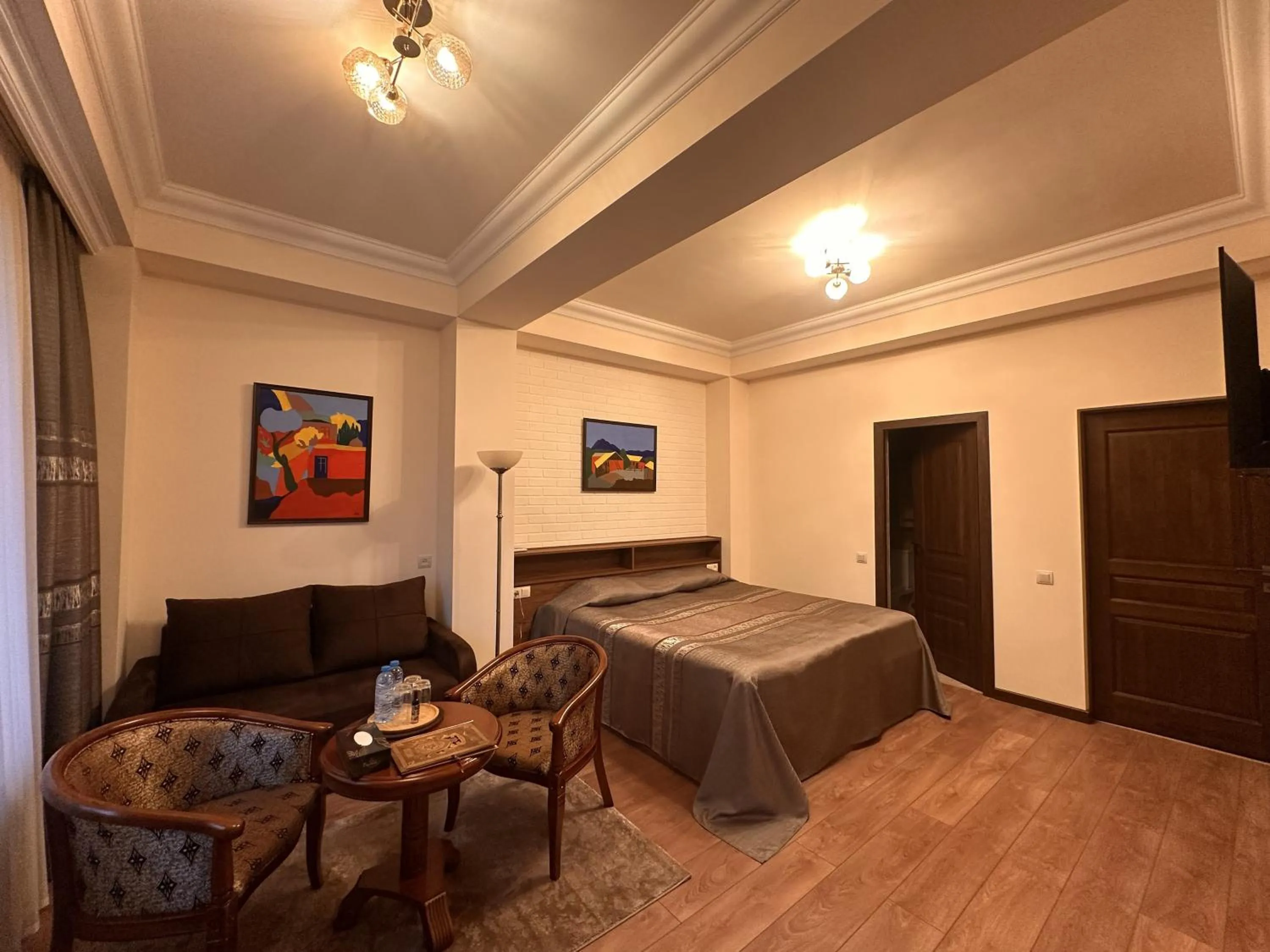 Communal lounge/ TV room, Bed in Hin Yerevantsi Hotel