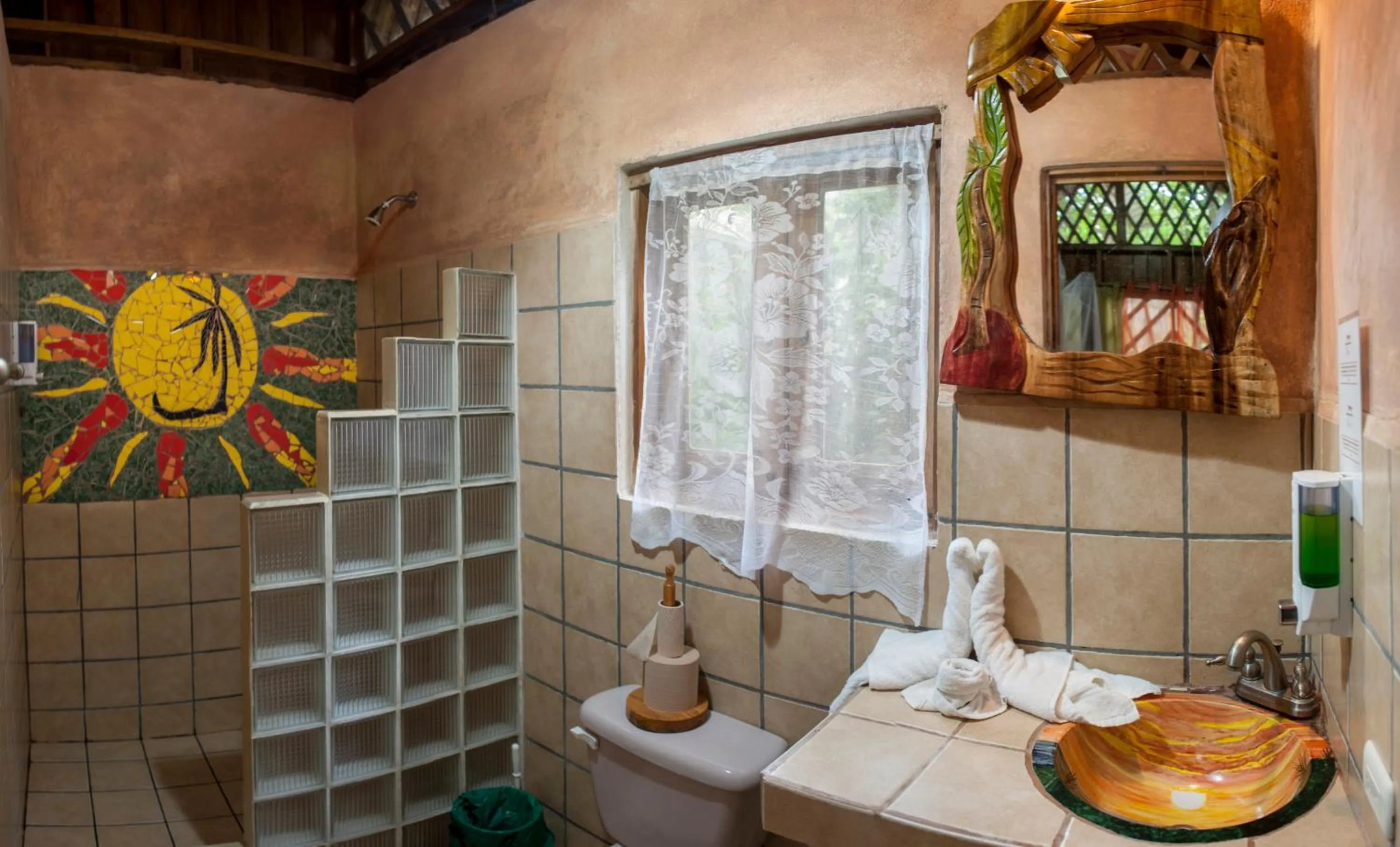 Bathroom, Bed in Tierra de Sueños Lodge & Wellness Center