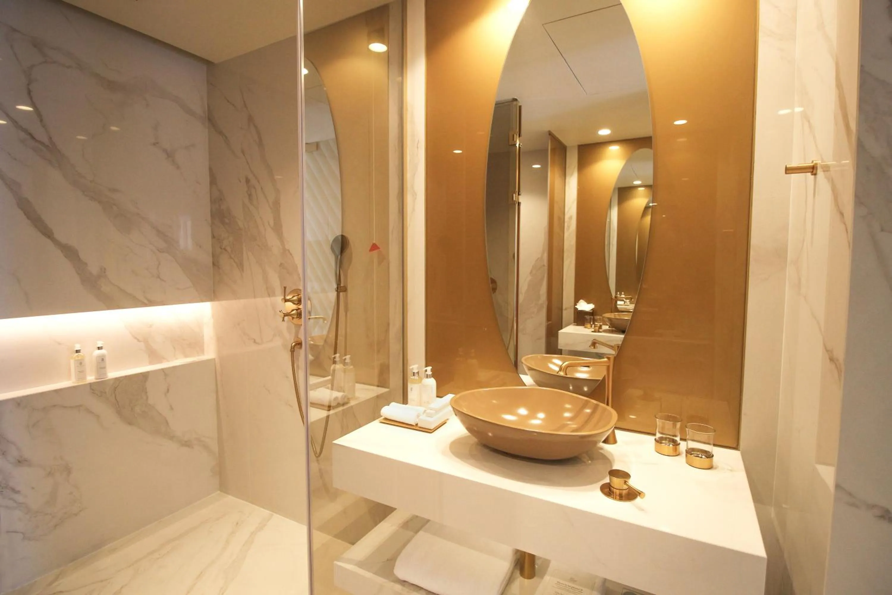 Bathroom in Savoy Palace - The Leading Hotels of the World - Savoy Signature