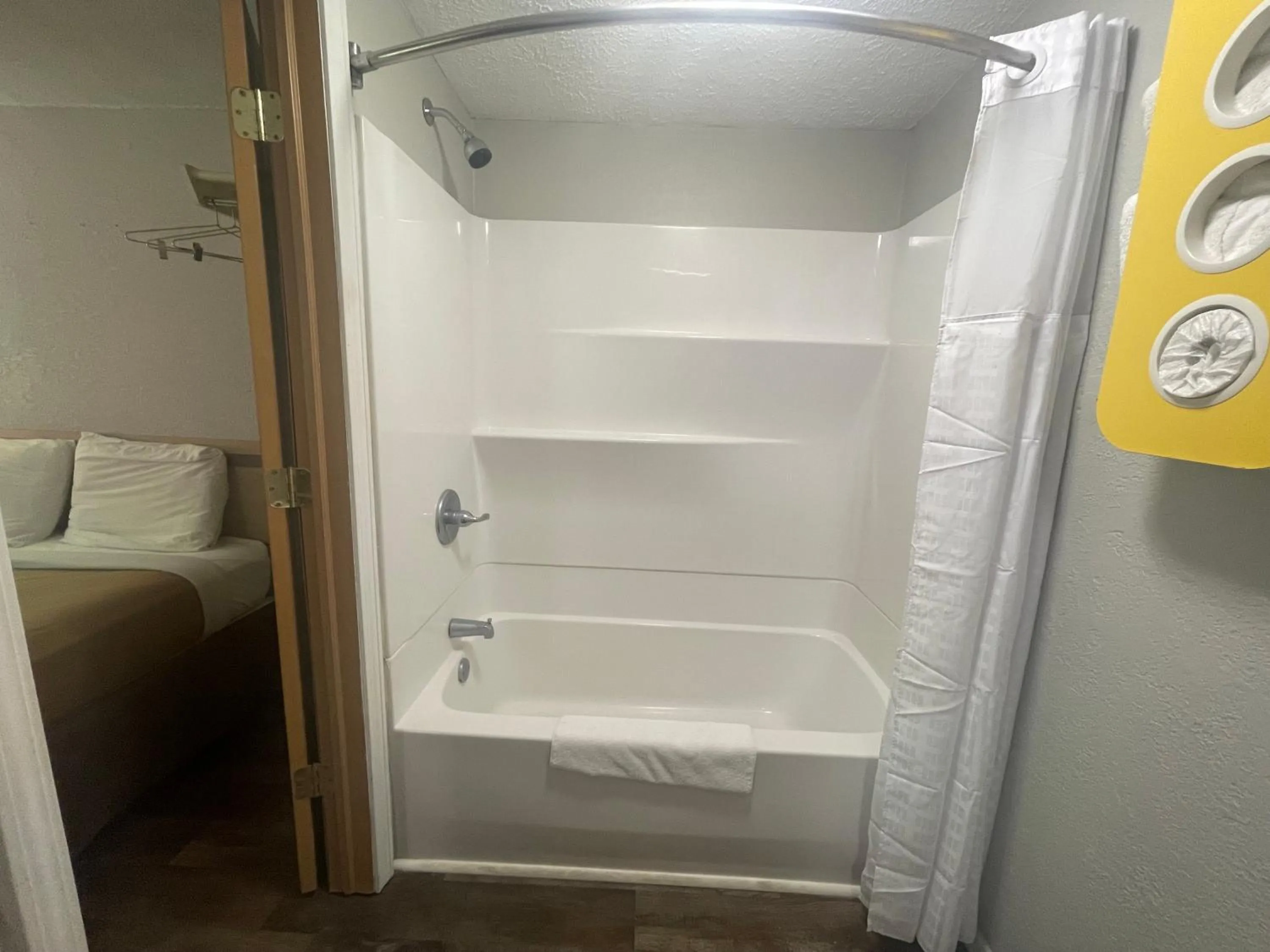 Bathroom in Greencastle Inn