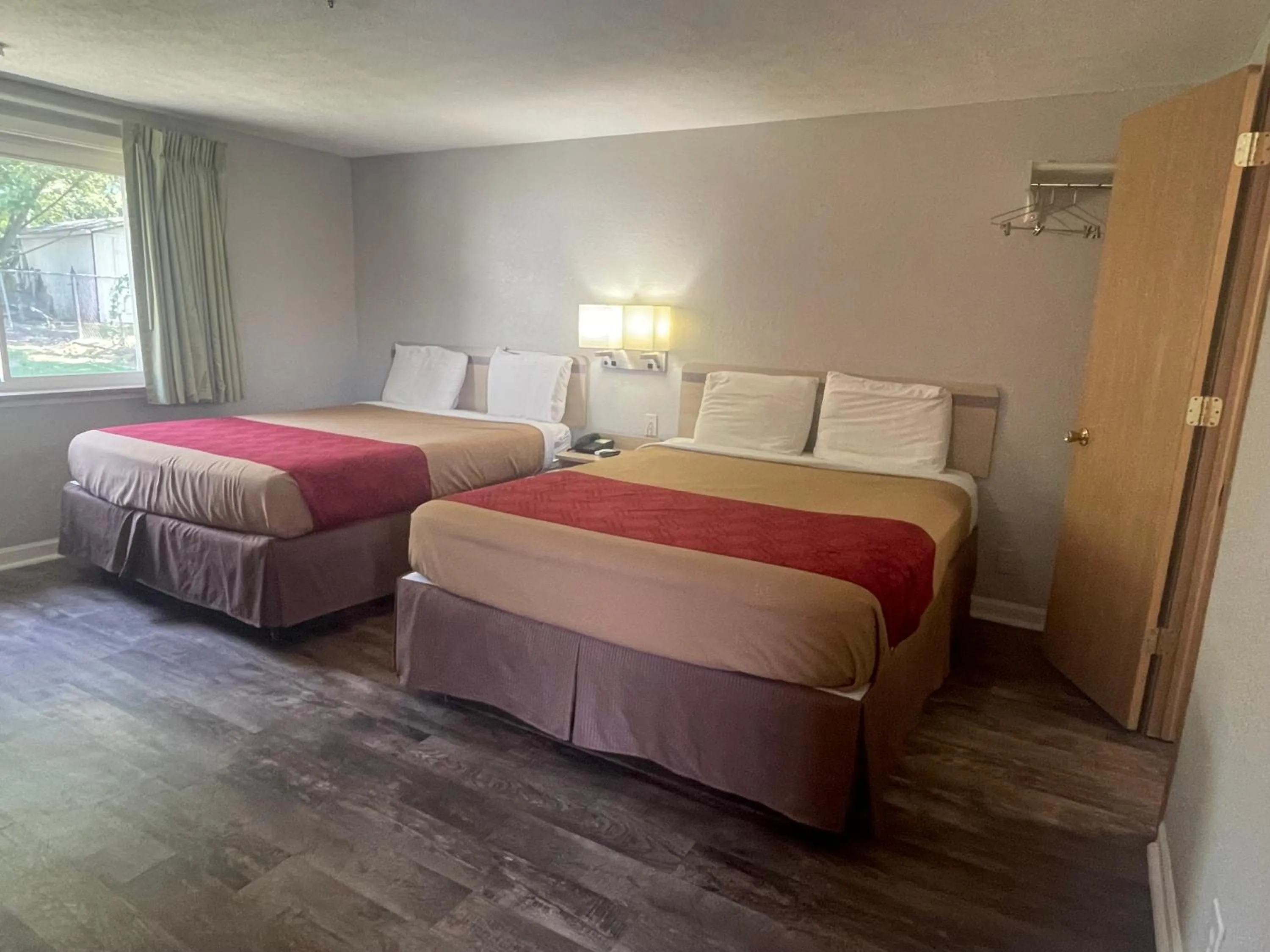 Bed in Greencastle Inn