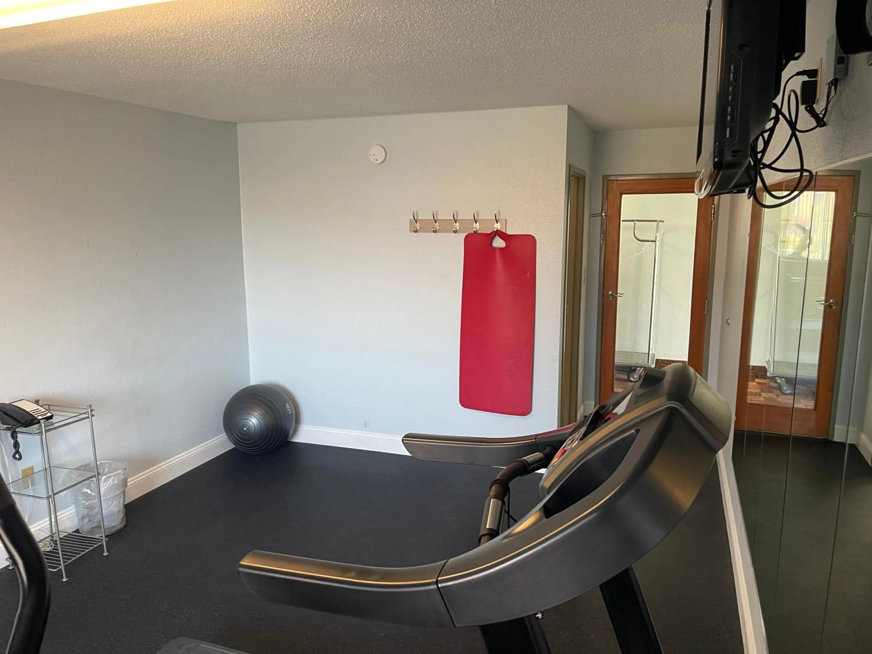 Fitness centre/facilities in Days Inn by Wyndham Muncie -Ball State University