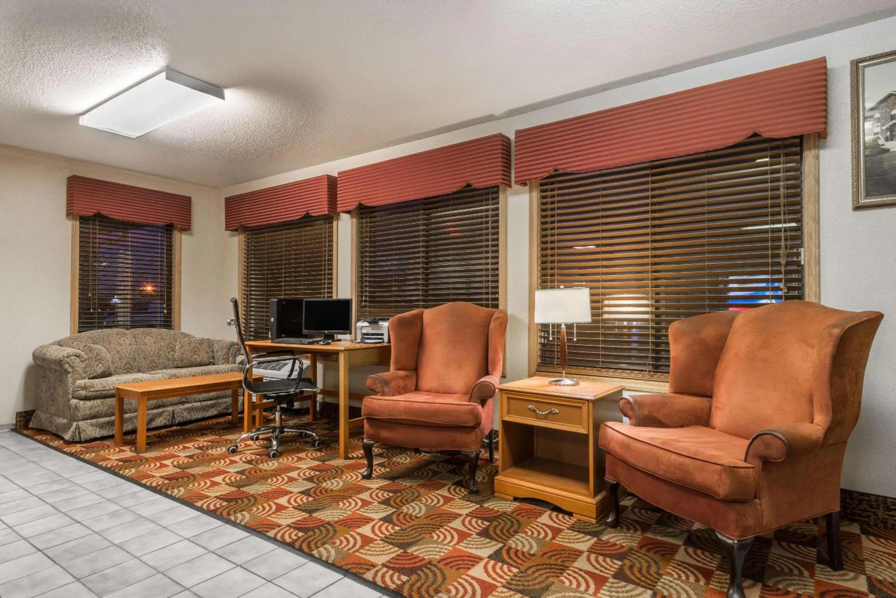 Lobby or reception in Days Inn by Wyndham Muncie -Ball State University