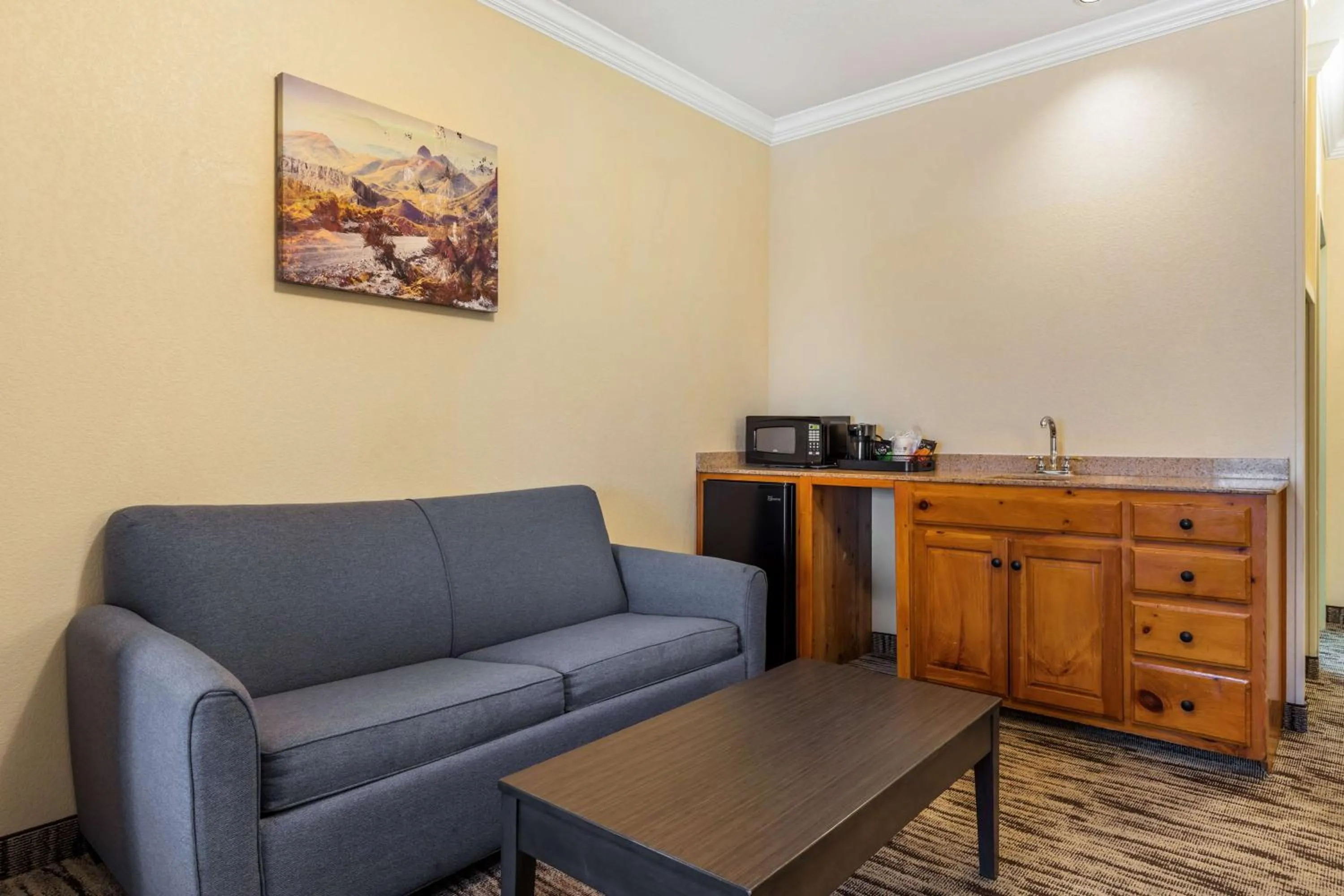 Photo of the whole room in Best Western Dinosaur Valley Inn & Suites