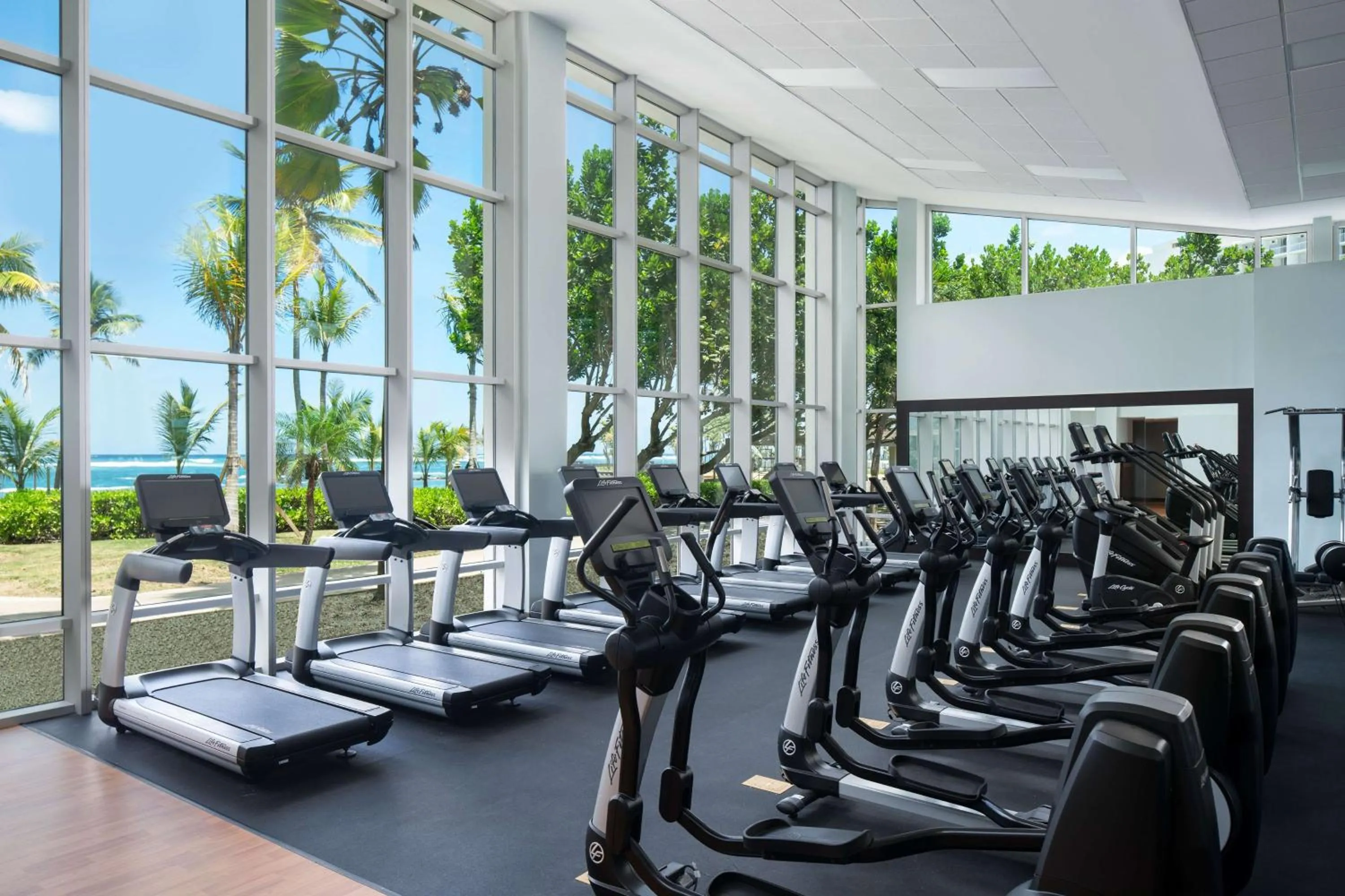 Fitness centre/facilities in Caribe Hilton