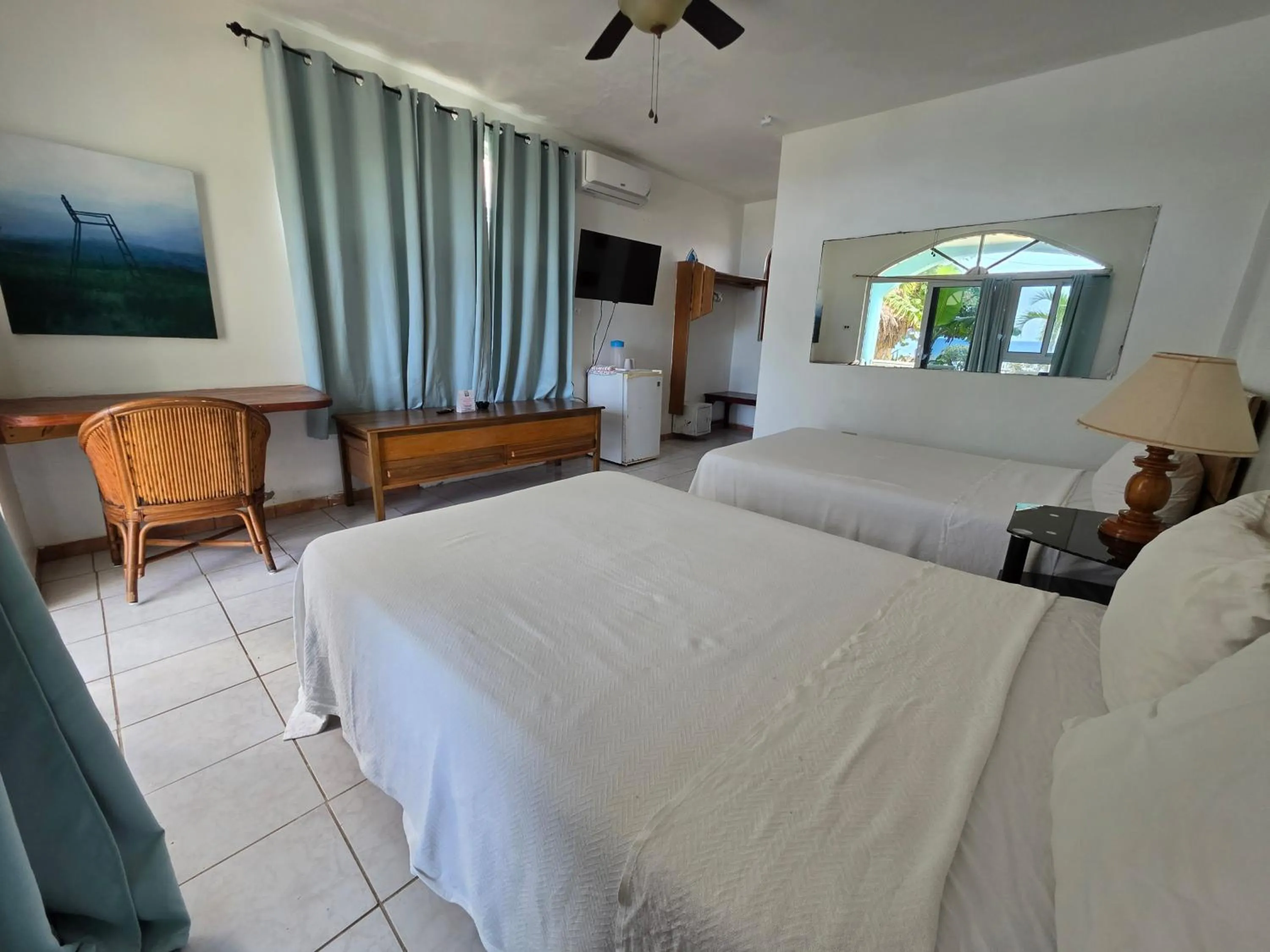 Photo of the whole room, Bed in Home Sweet Home Resort