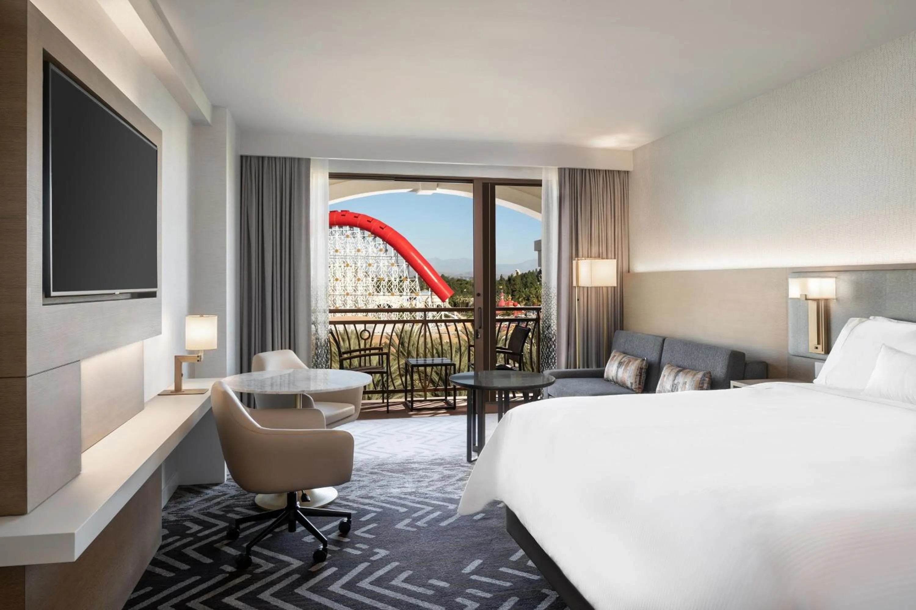 Photo of the whole room, Bed in The Westin Anaheim Resort