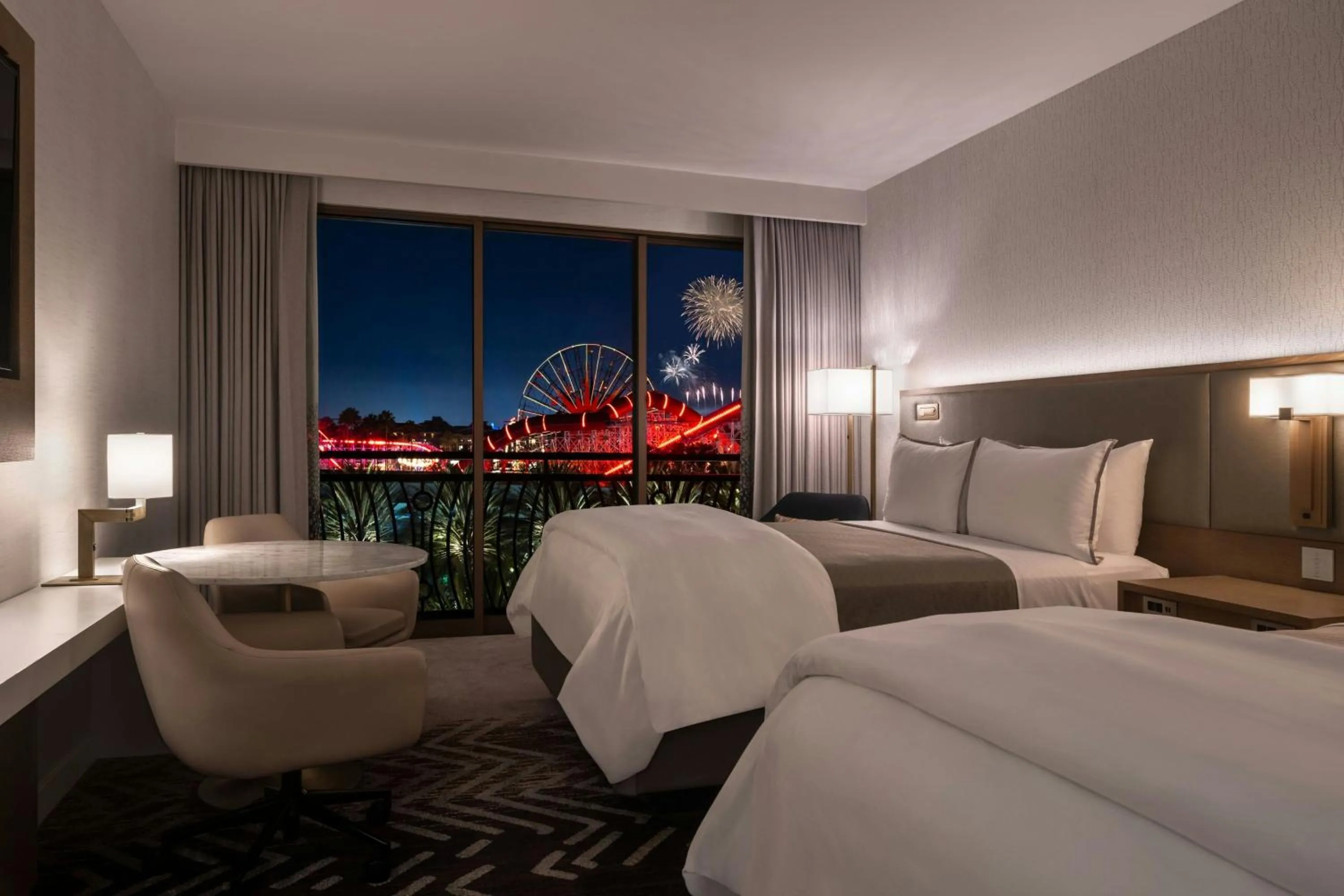 Photo of the whole room, Bed in The Westin Anaheim Resort