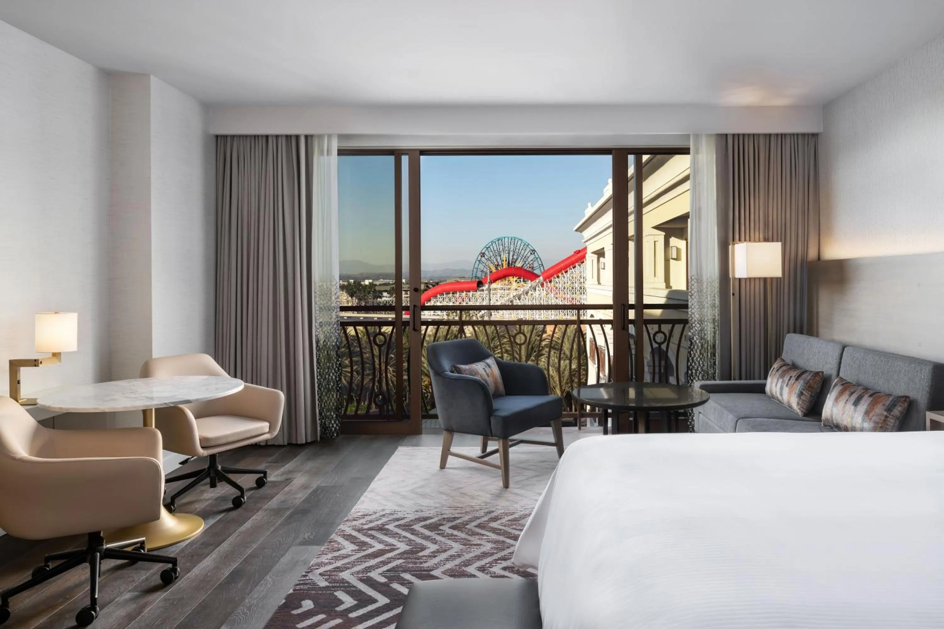 Photo of the whole room, Bed in The Westin Anaheim Resort