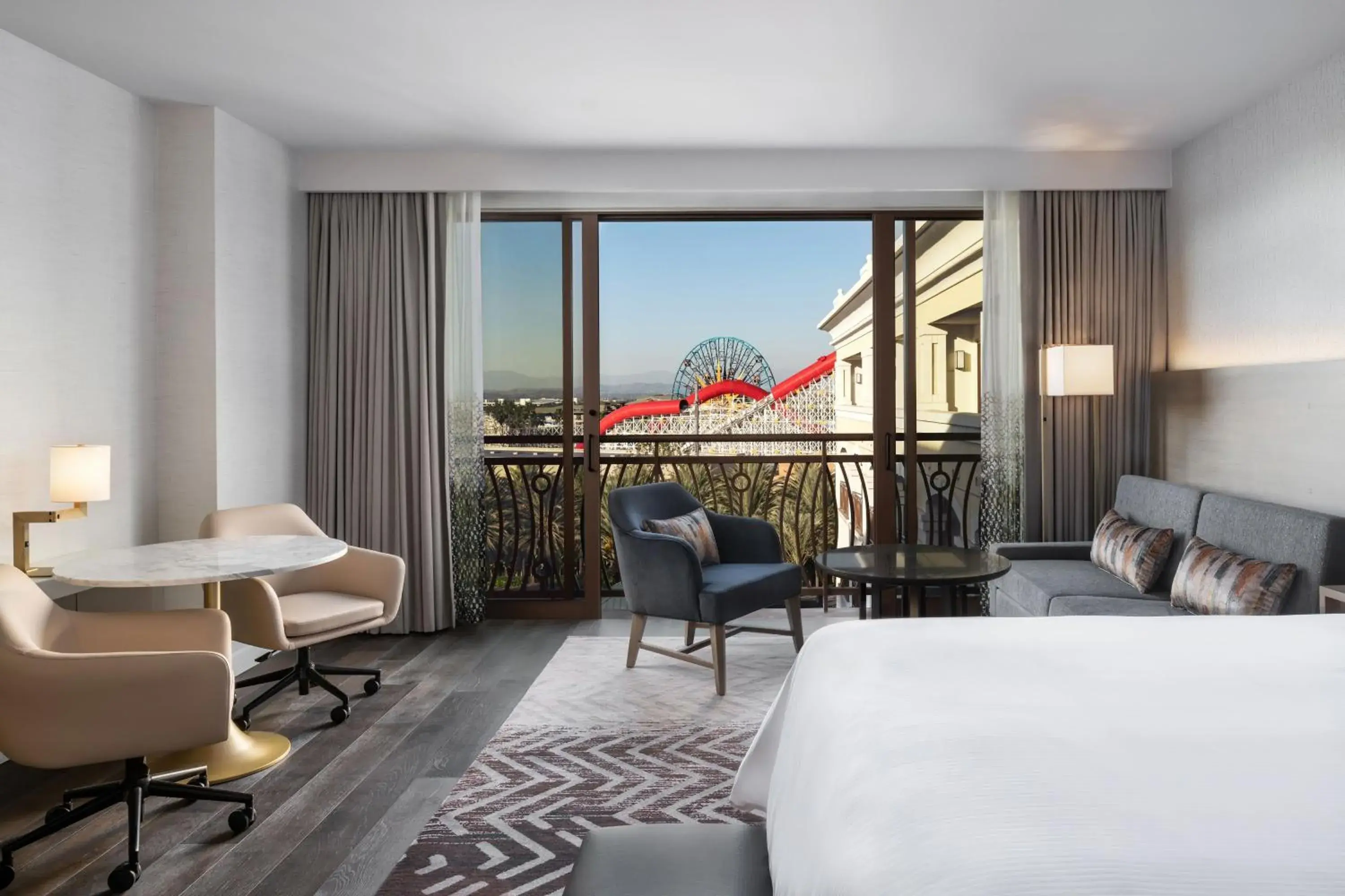 Theme Park View, Larger Studio, 1 King, Sofa bed in The Westin Anaheim Resort Theme Park View, Larger Studio, 1 King, Sofa bed in The Westin Anaheim Resort