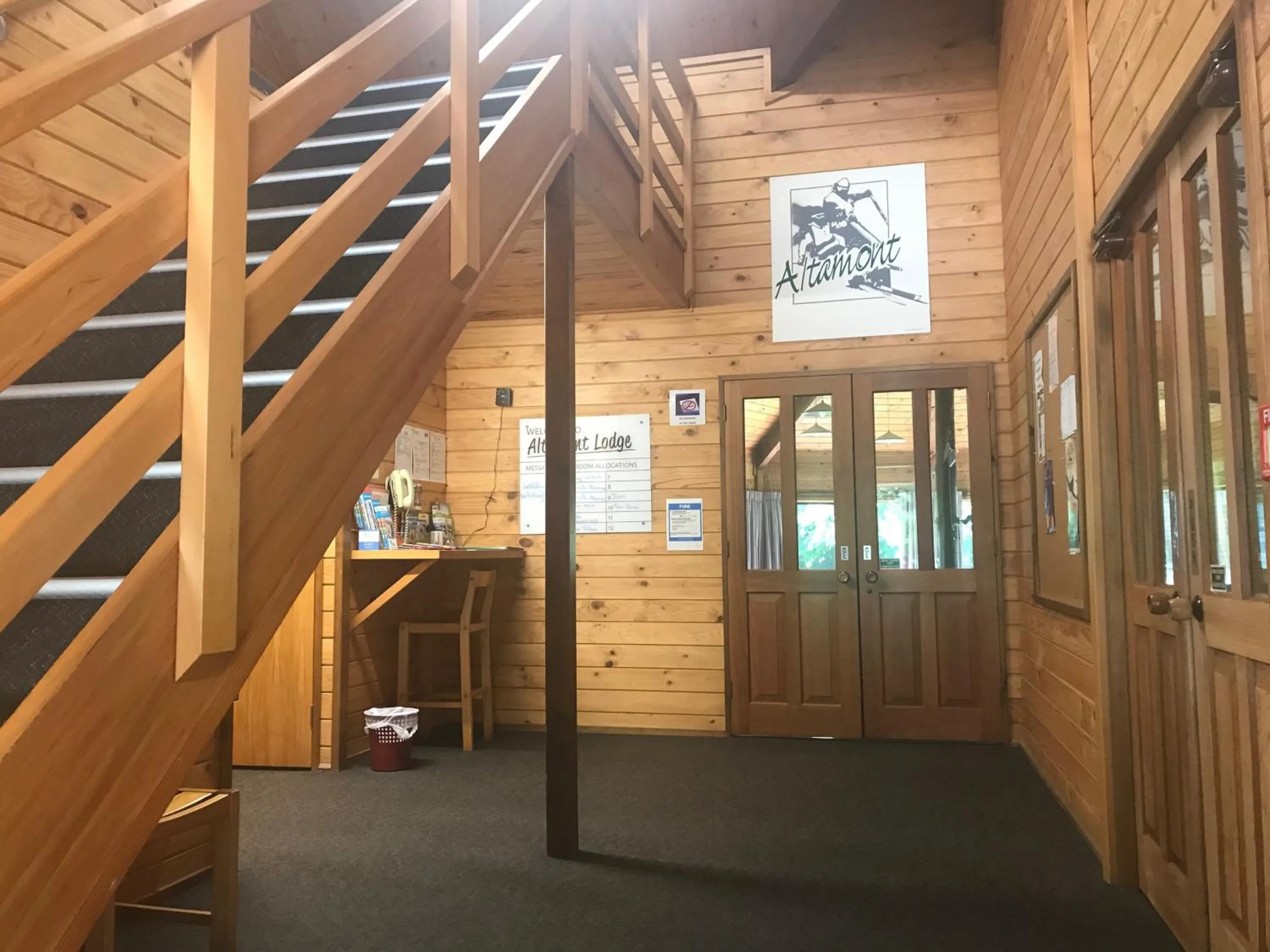 Facade/entrance in Altamont Lodge