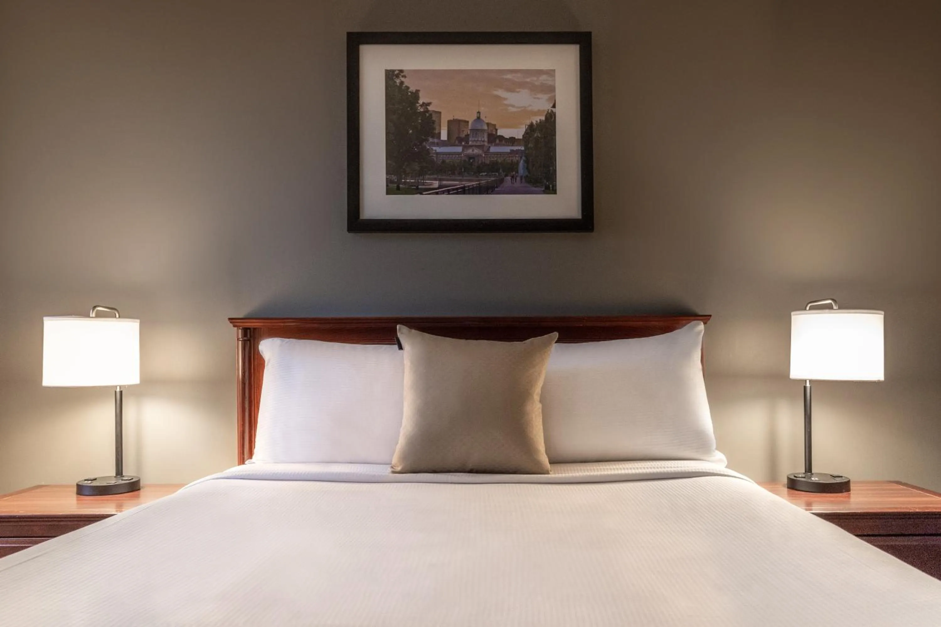 Bed in Hotel Faubourg Montreal Centre-Ville Downtown