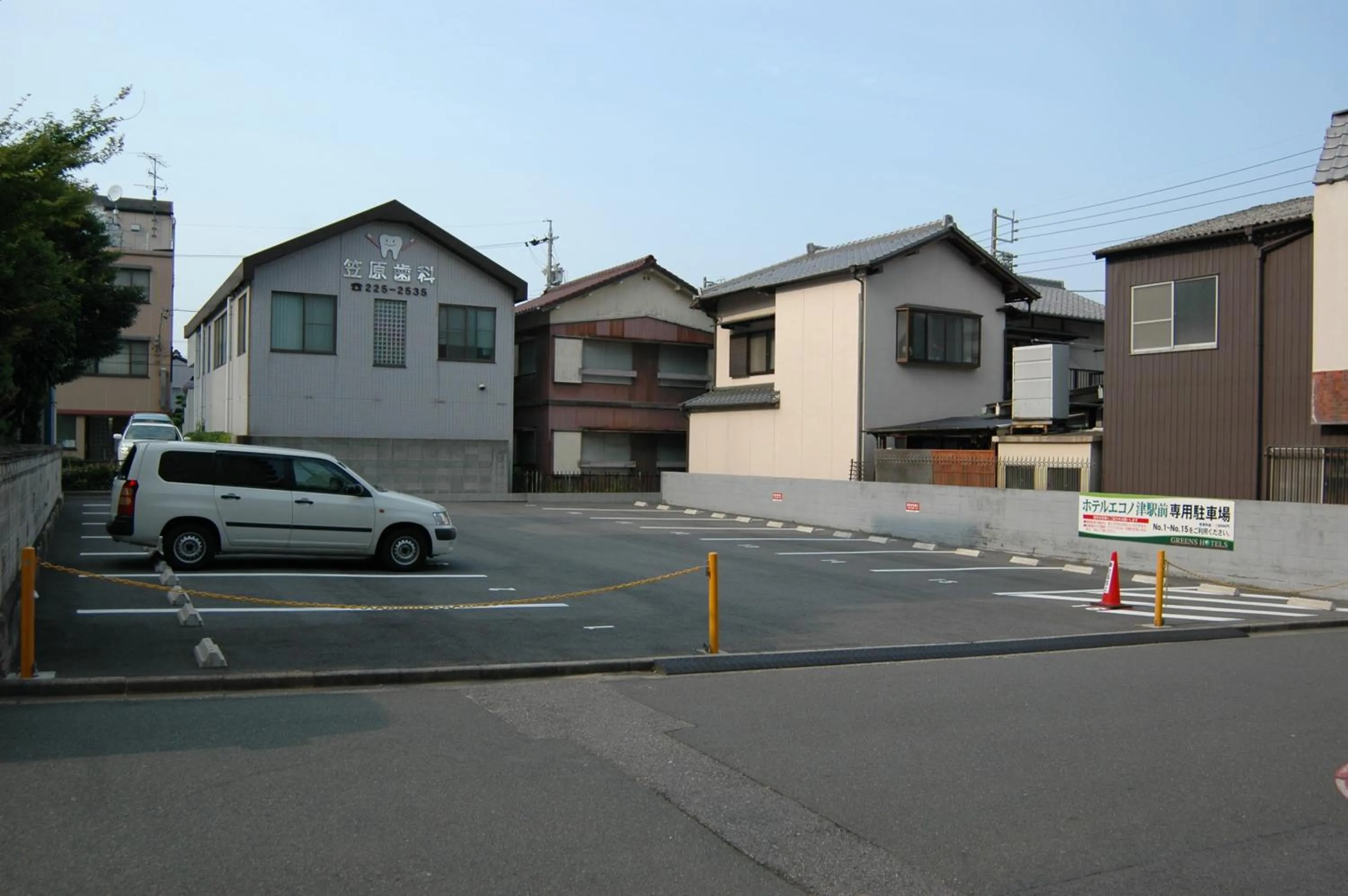 Parking in Hotel Econo Tsu Station