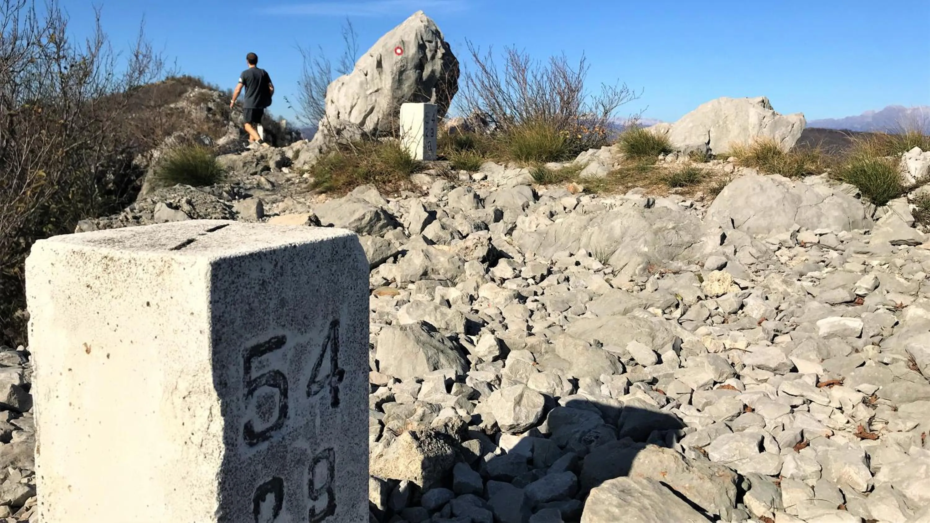 Hiking in Vila Burbonka