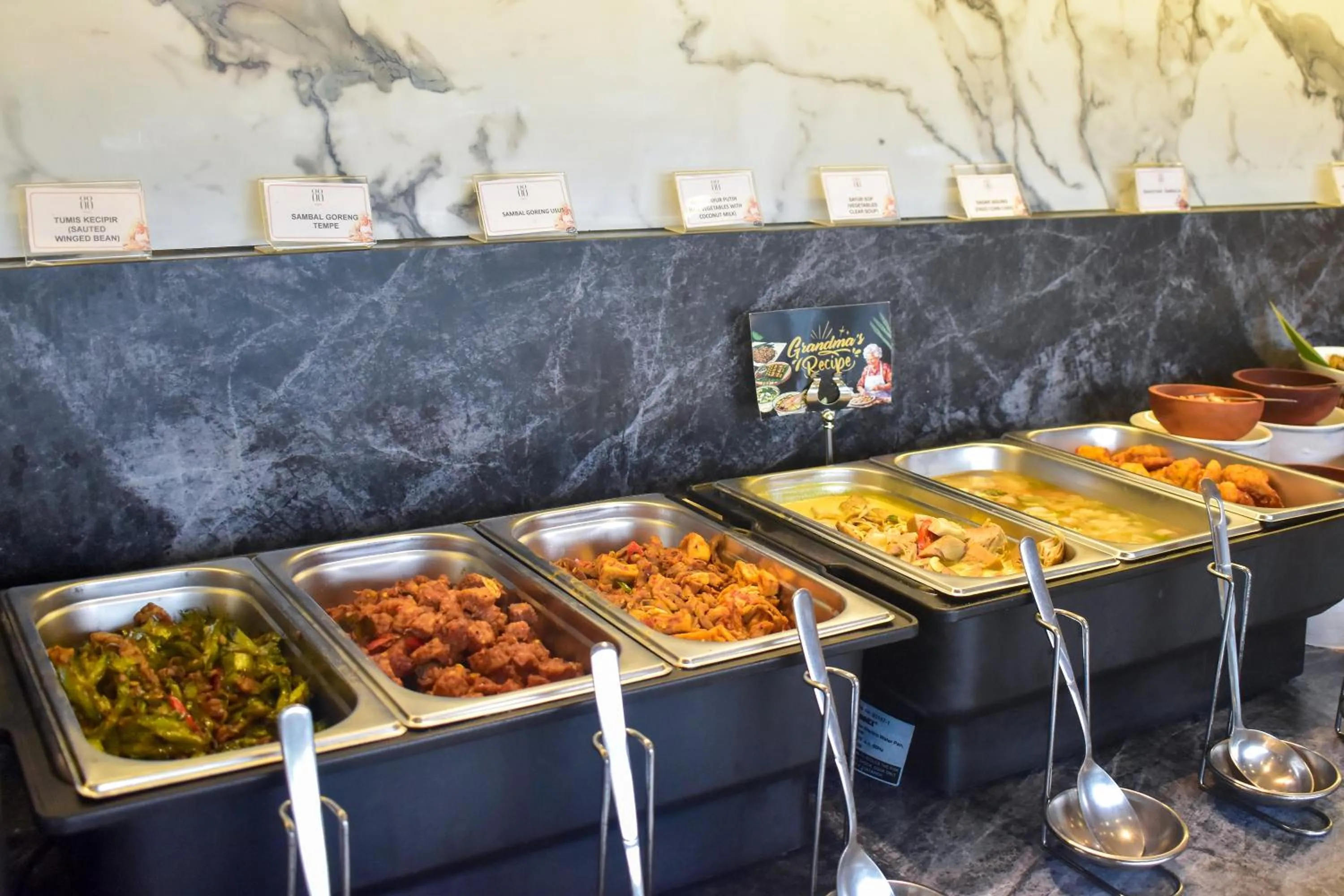 Restaurant/places to eat in Hotel 88 Embong Kenongo - Kayun By WH