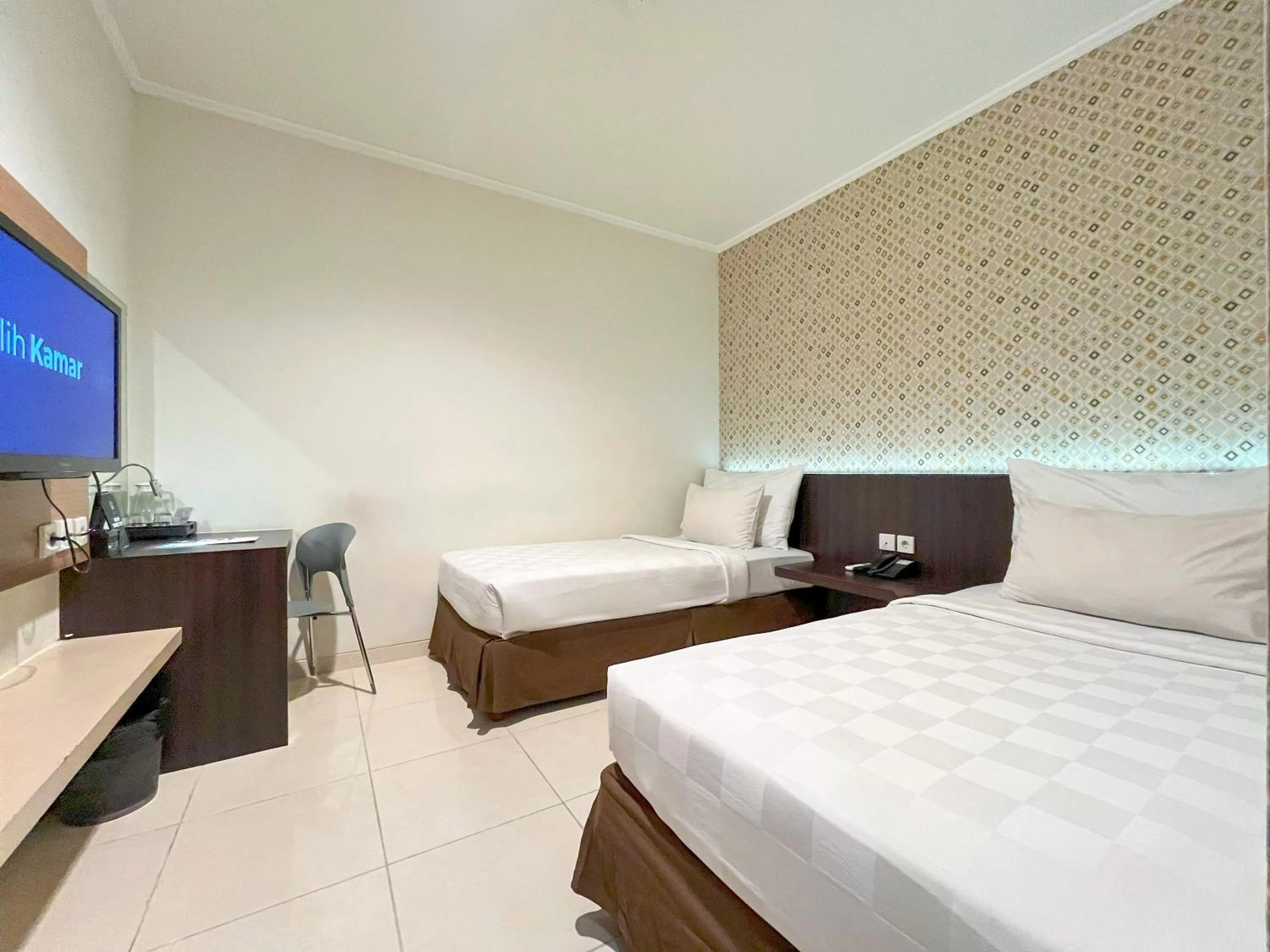 Bedroom, Bed in Hotel 88 Embong Kenongo - Kayun By WH