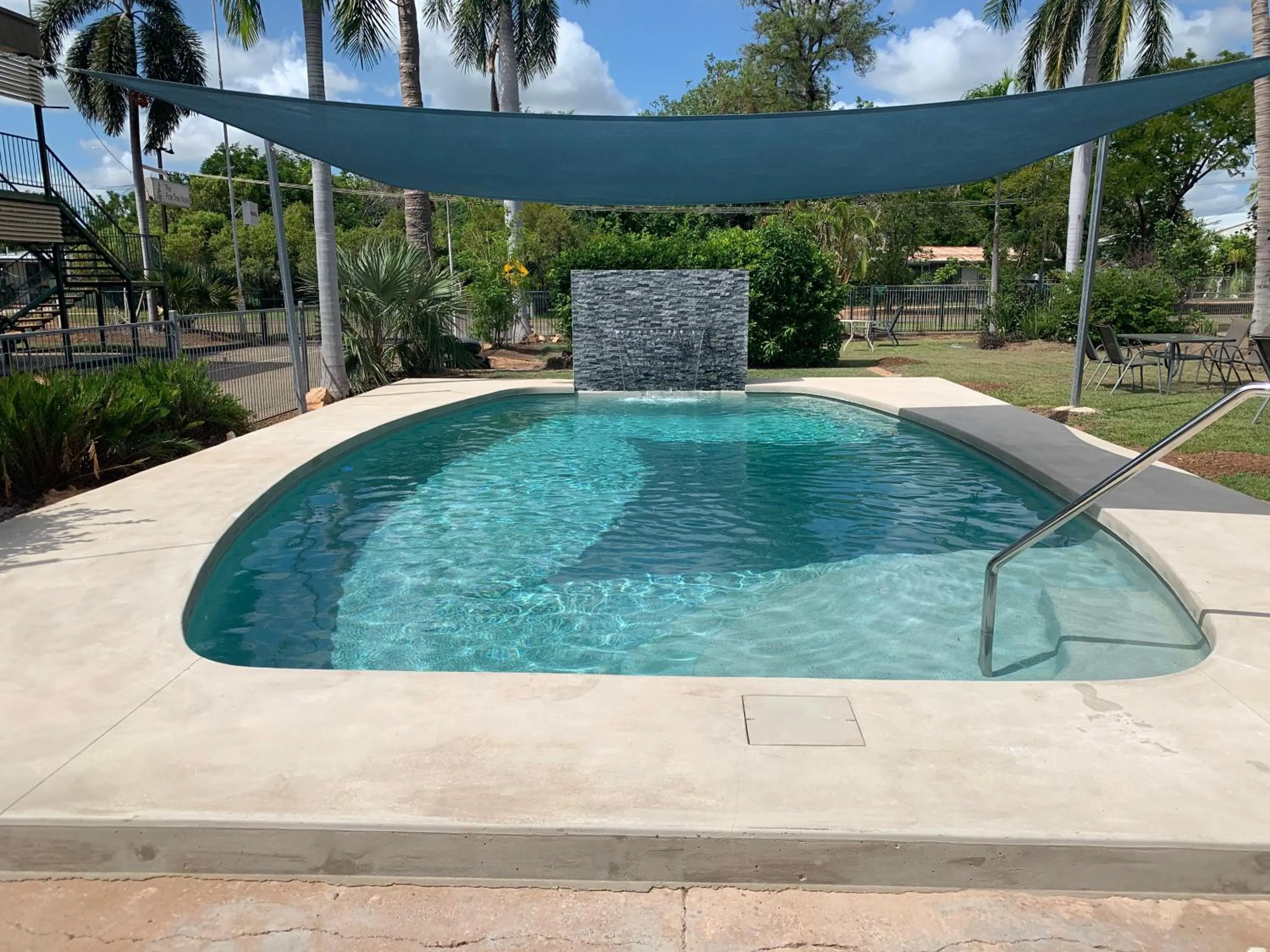 Shopping Area in Pine Tree Motel