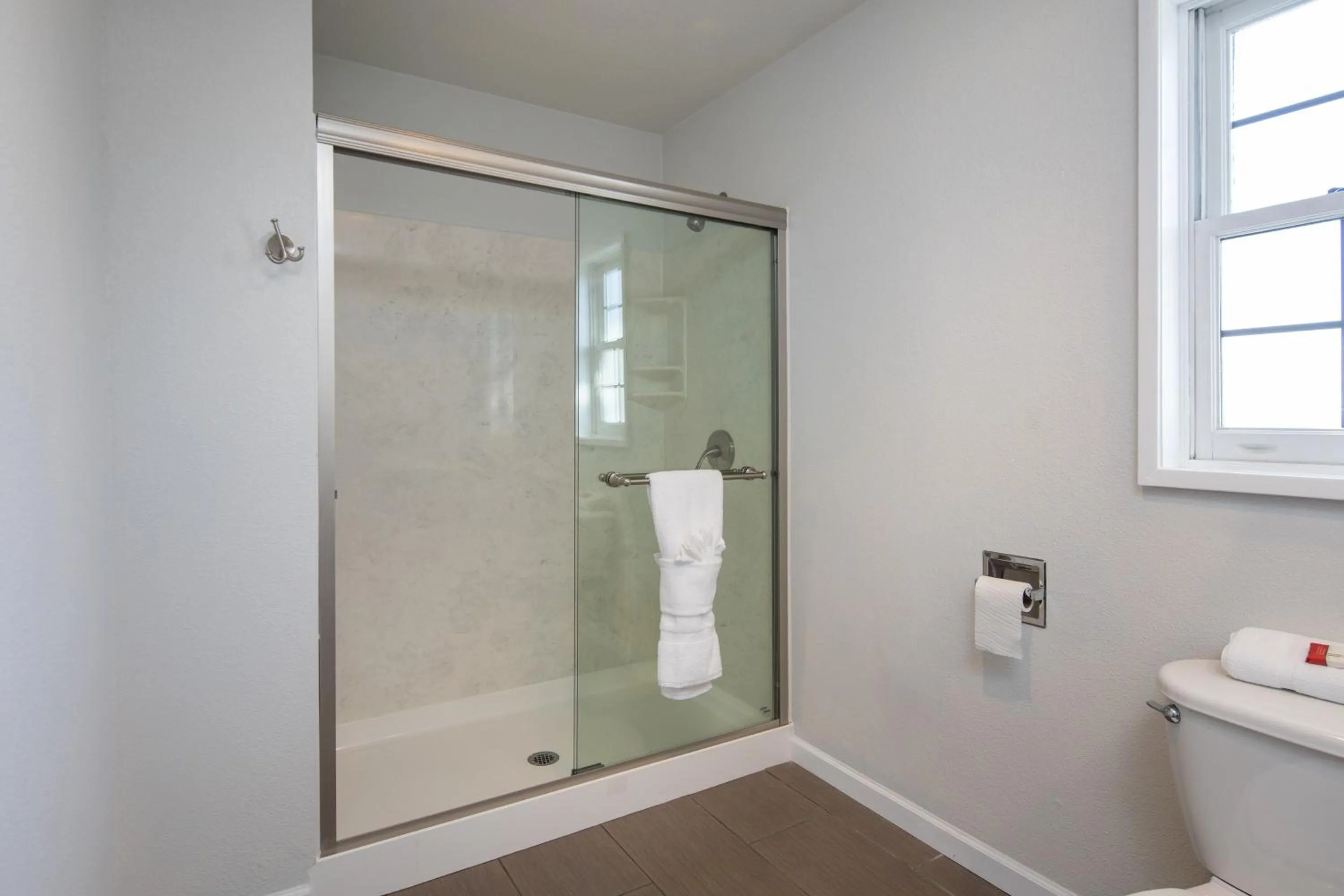 Shower in Rodeway Inn Milpitas near Great Mall