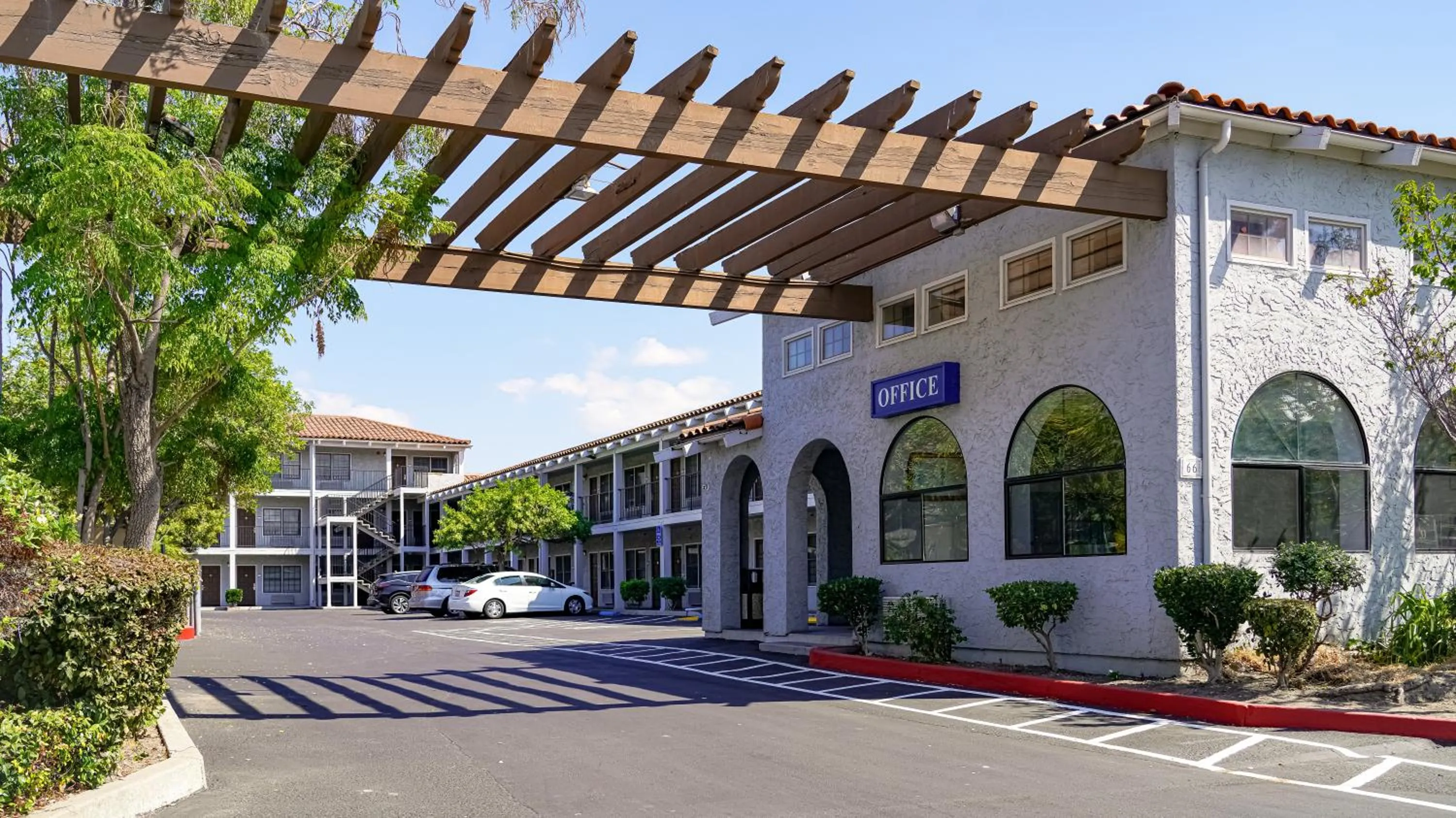 Property building in Rodeway Inn Milpitas near Great Mall