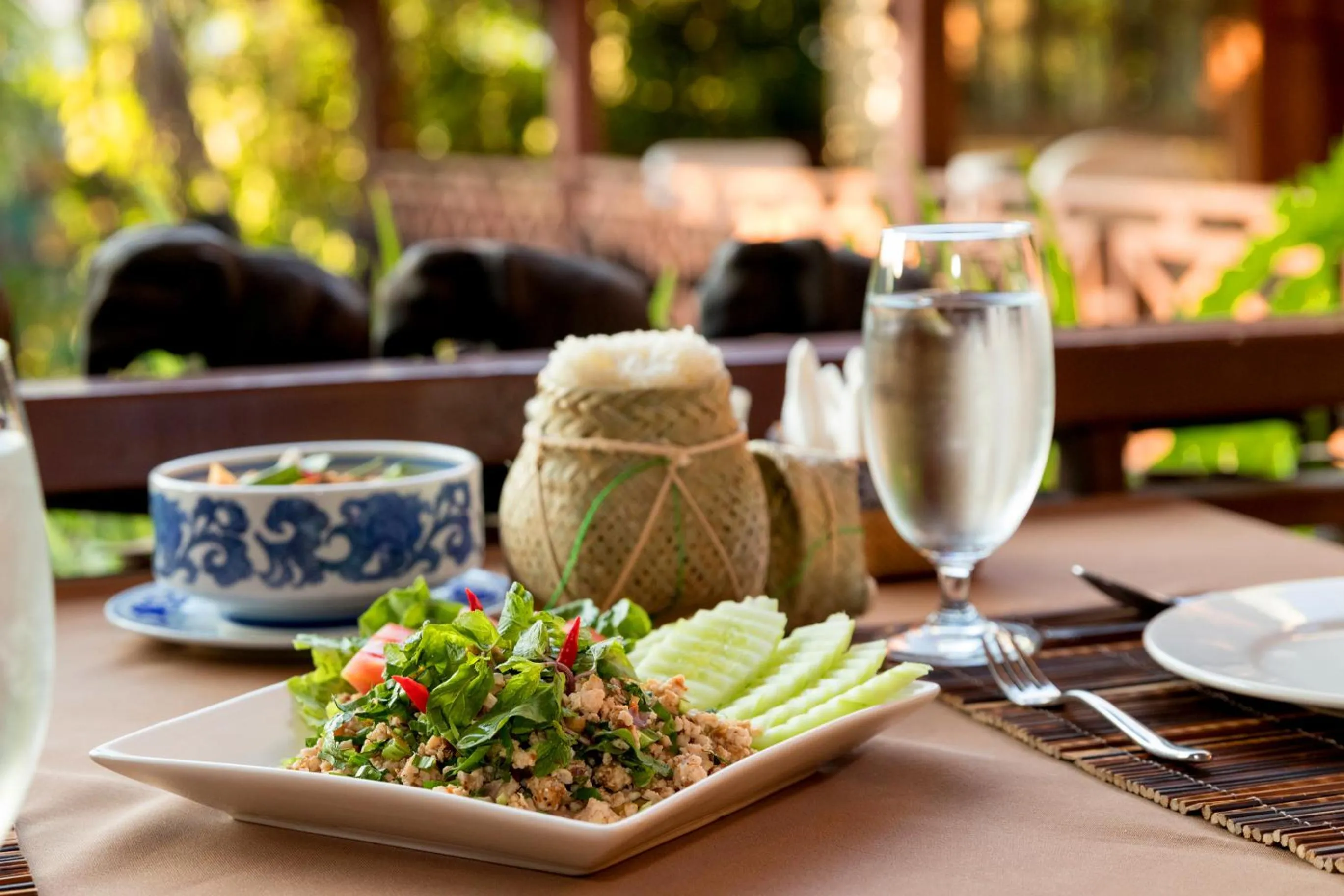 Restaurant/places to eat in Chandara Boutique Hotel