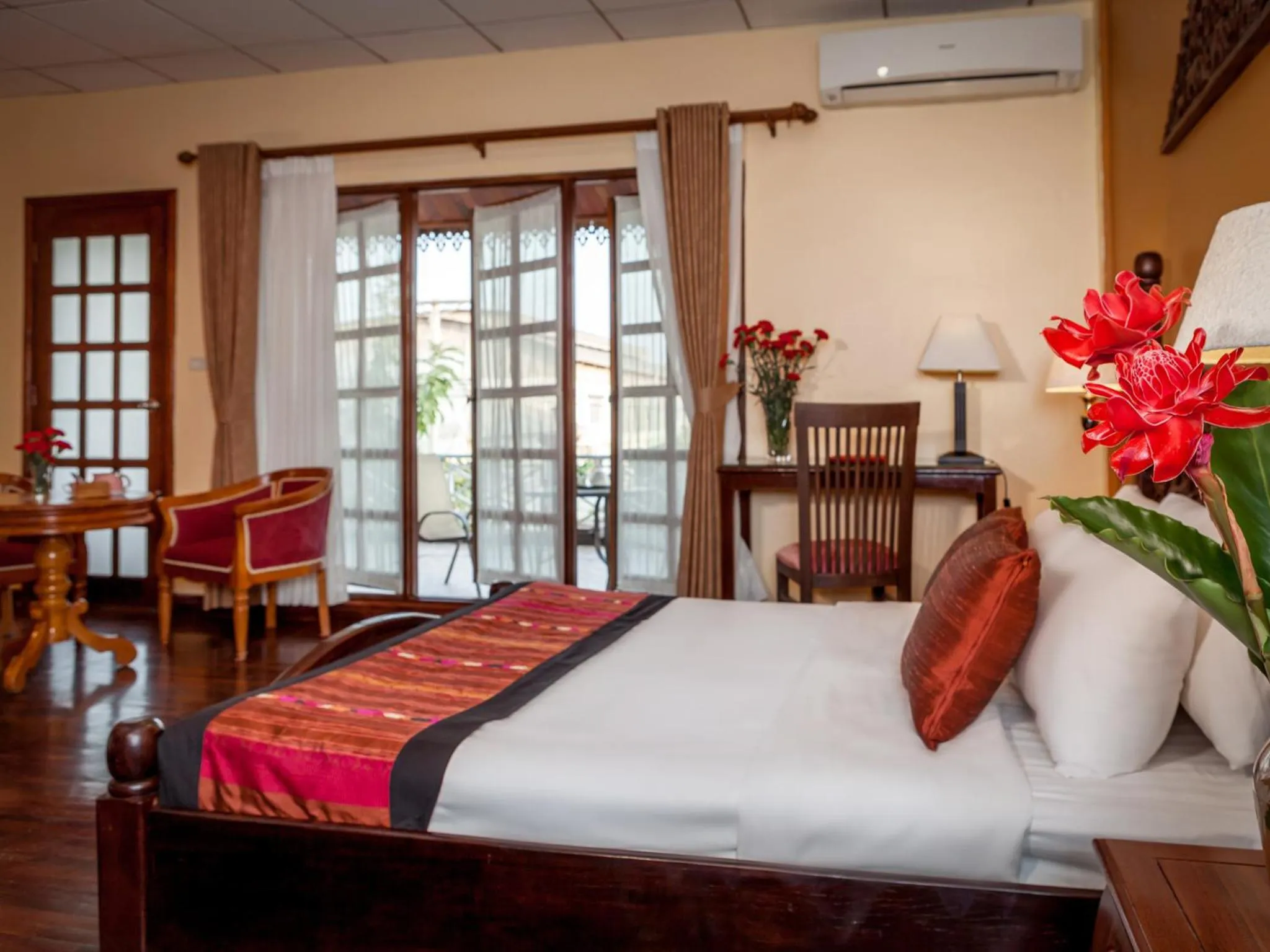 Photo of the whole room, Bed in Chandara Boutique Hotel