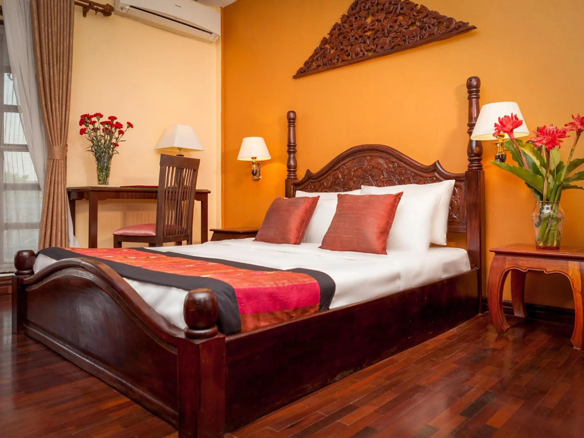 Bed in Chandara Boutique Hotel