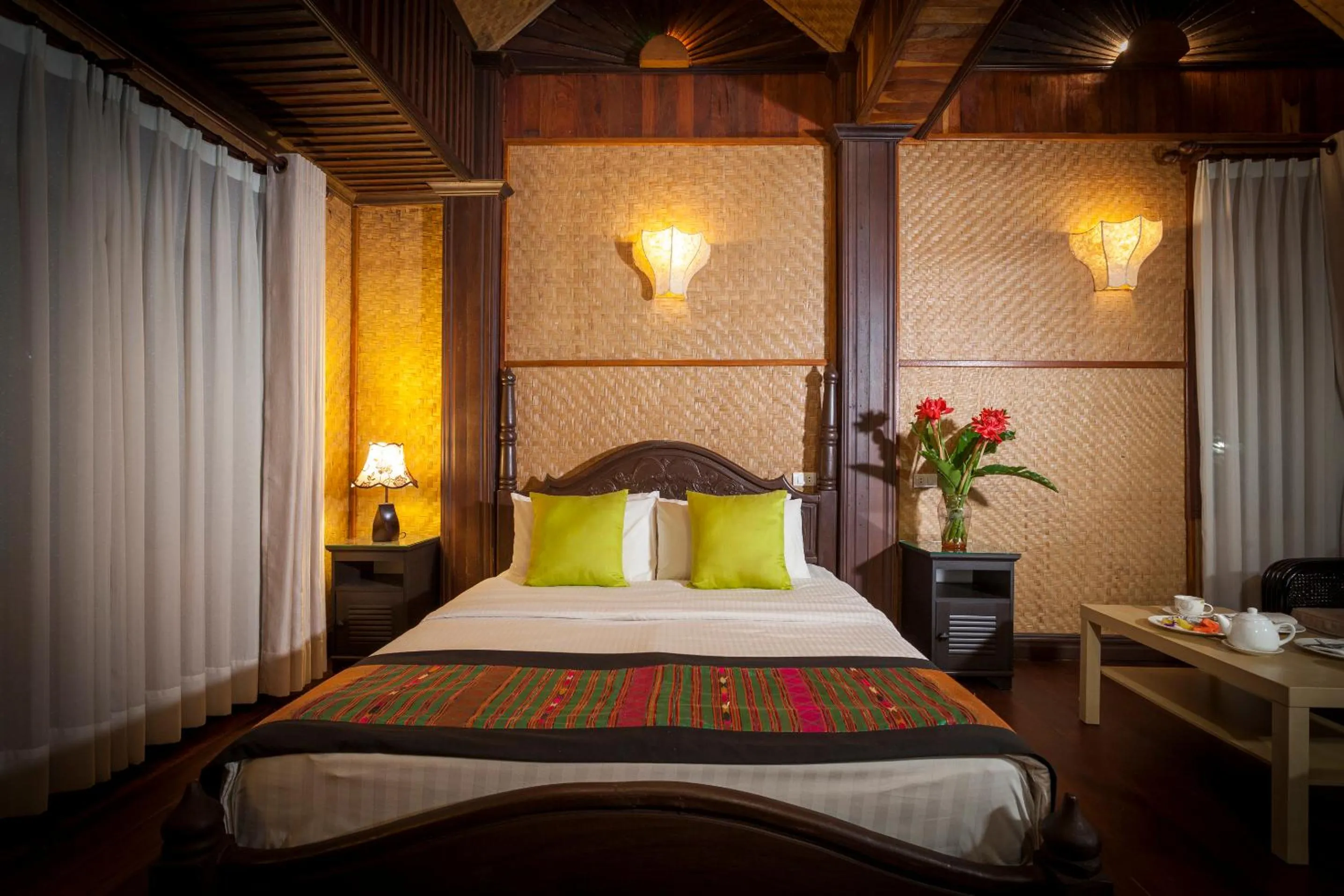 Bed in Chandara Boutique Hotel