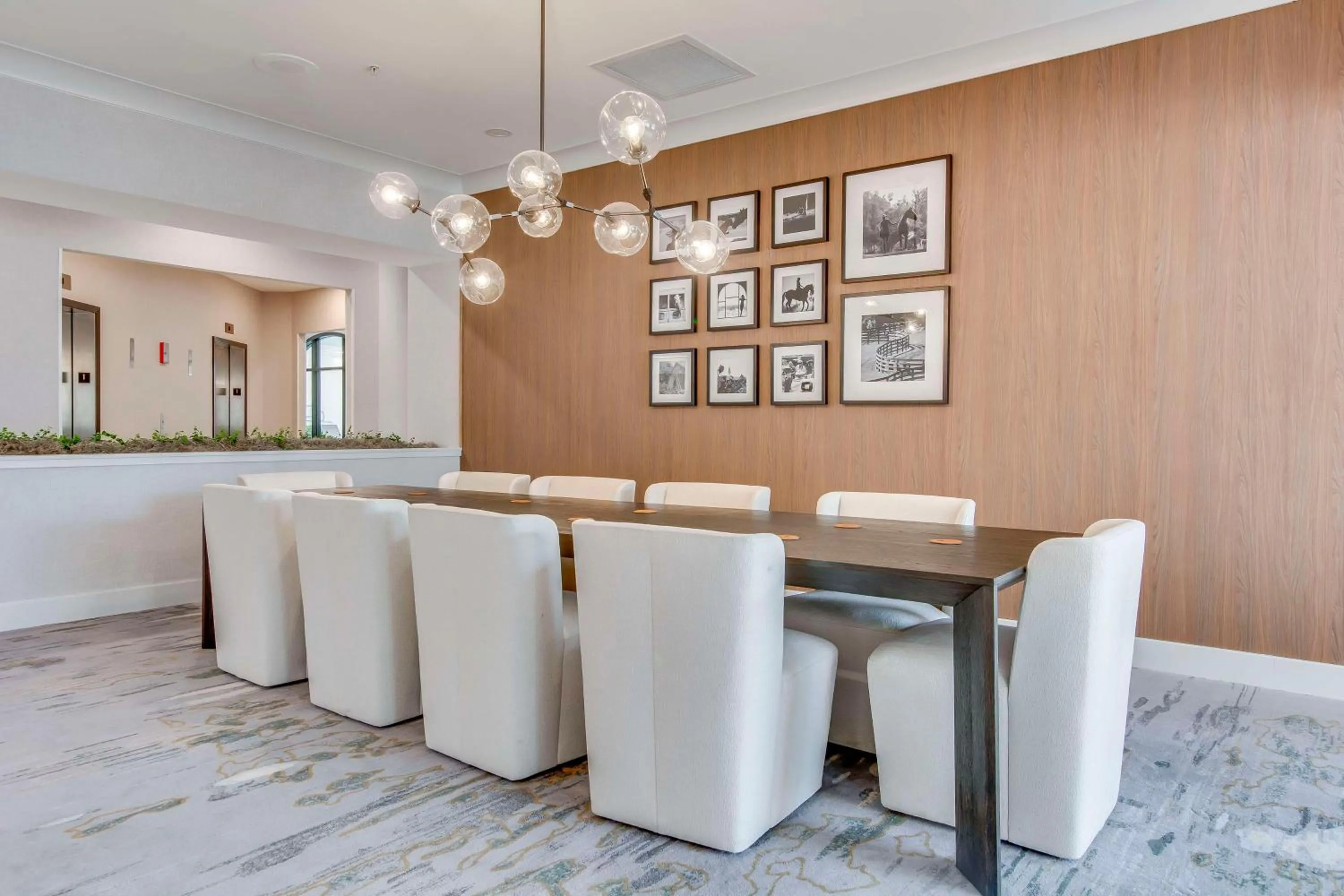 Lobby or reception in Embassy Suites by Hilton Louisville East