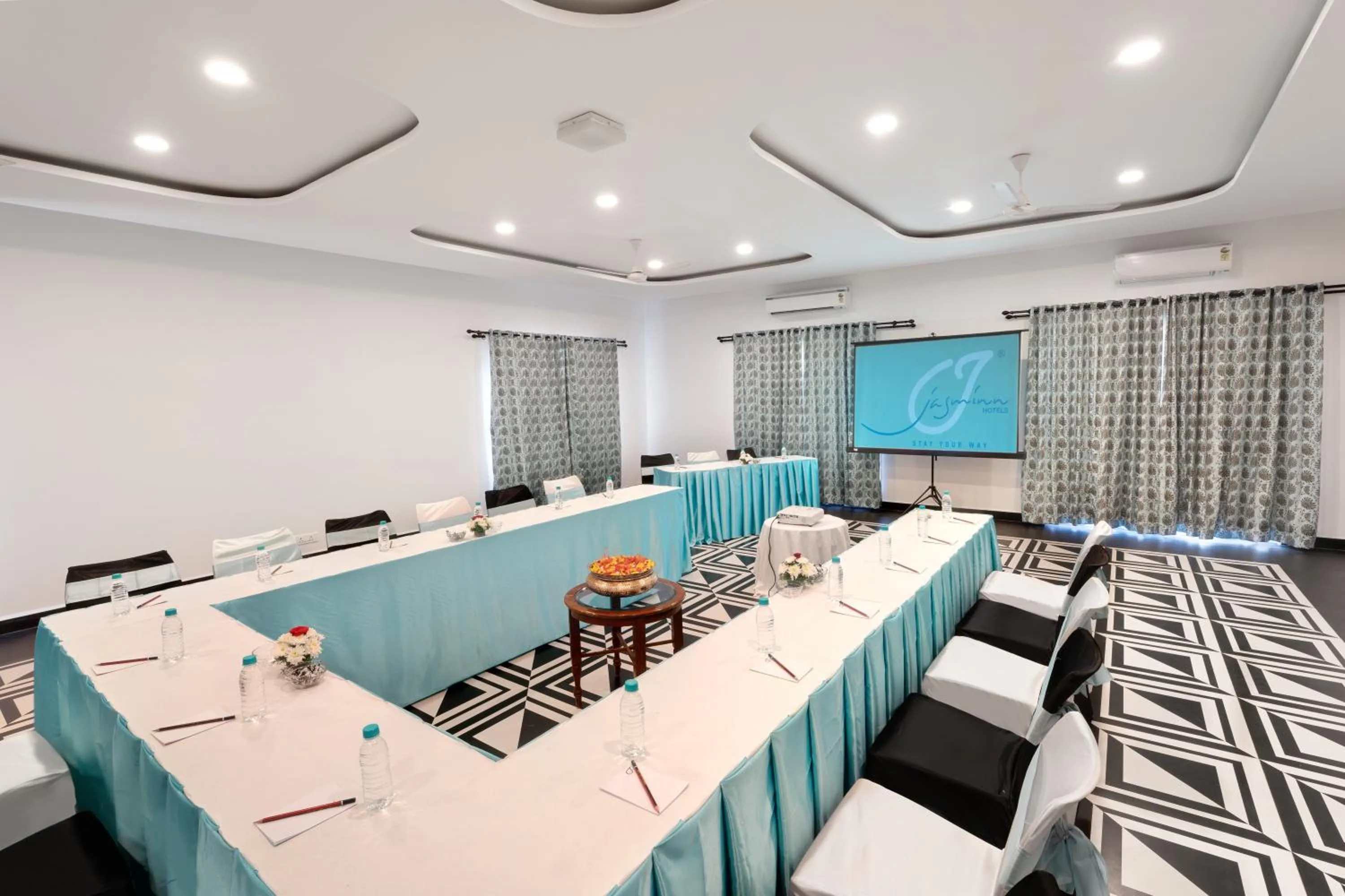 Meeting/conference room in Jasminn Hotel - AM Hotel Kollection