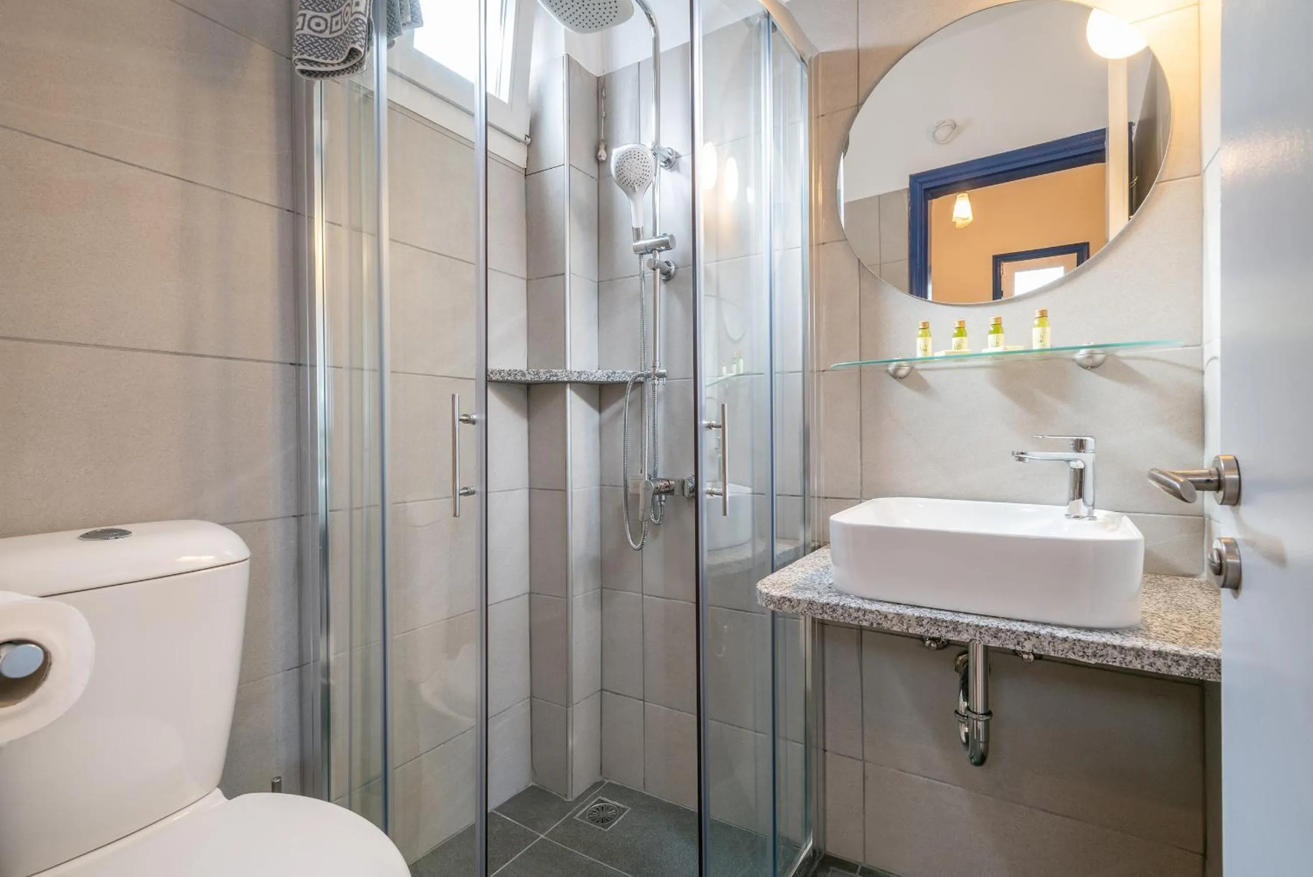 Shower in Sunset Hotel