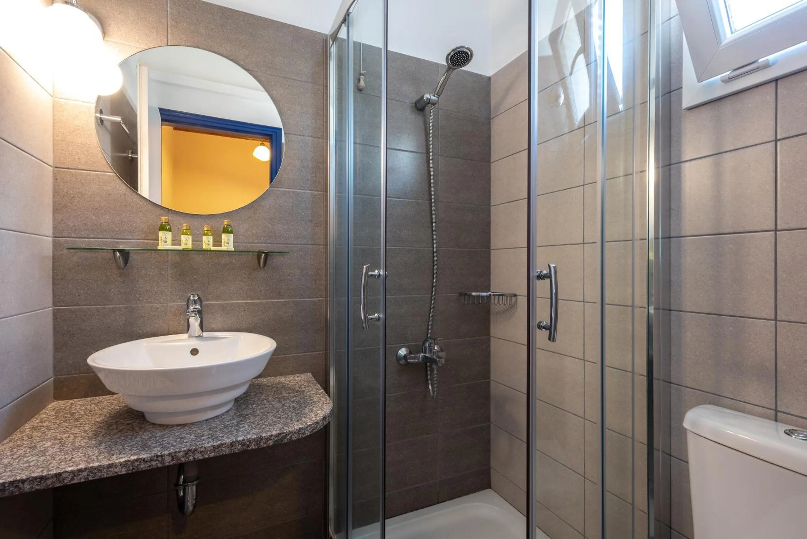 Shower in Sunset Hotel