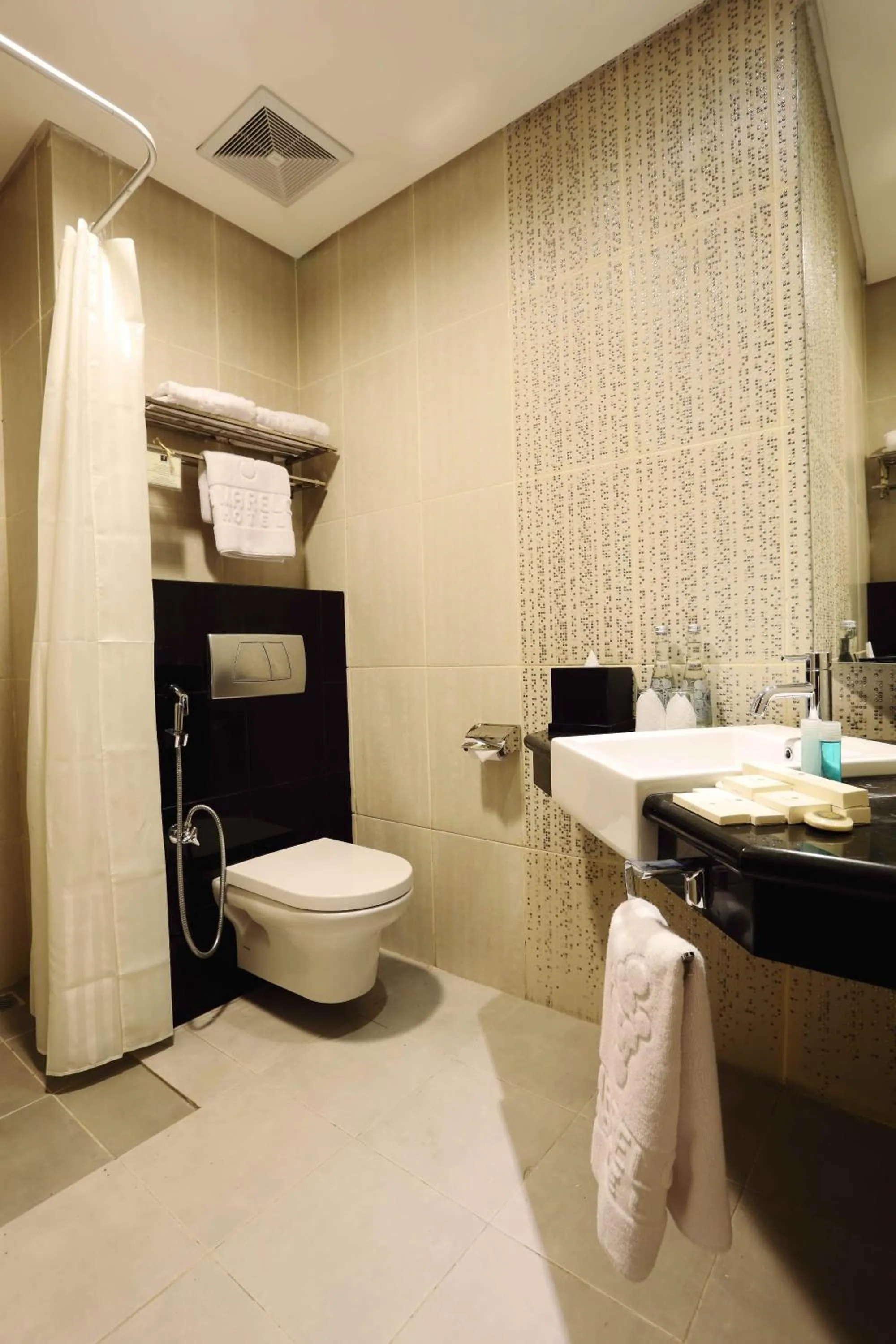 Bathroom in Amarelo Hotel Solo