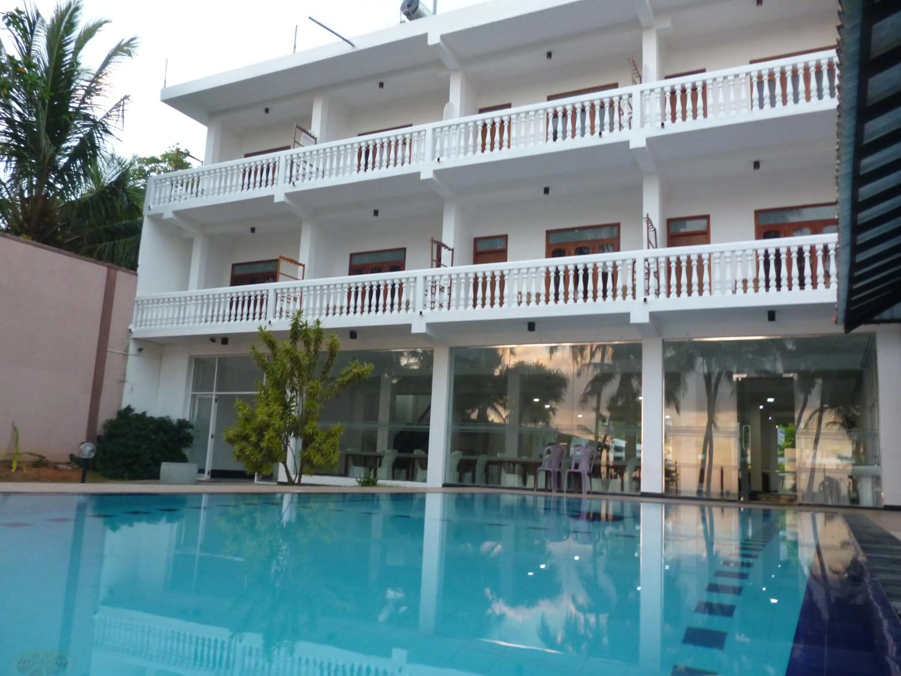 Restaurant/places to eat in Hotel Ocean View Cottage