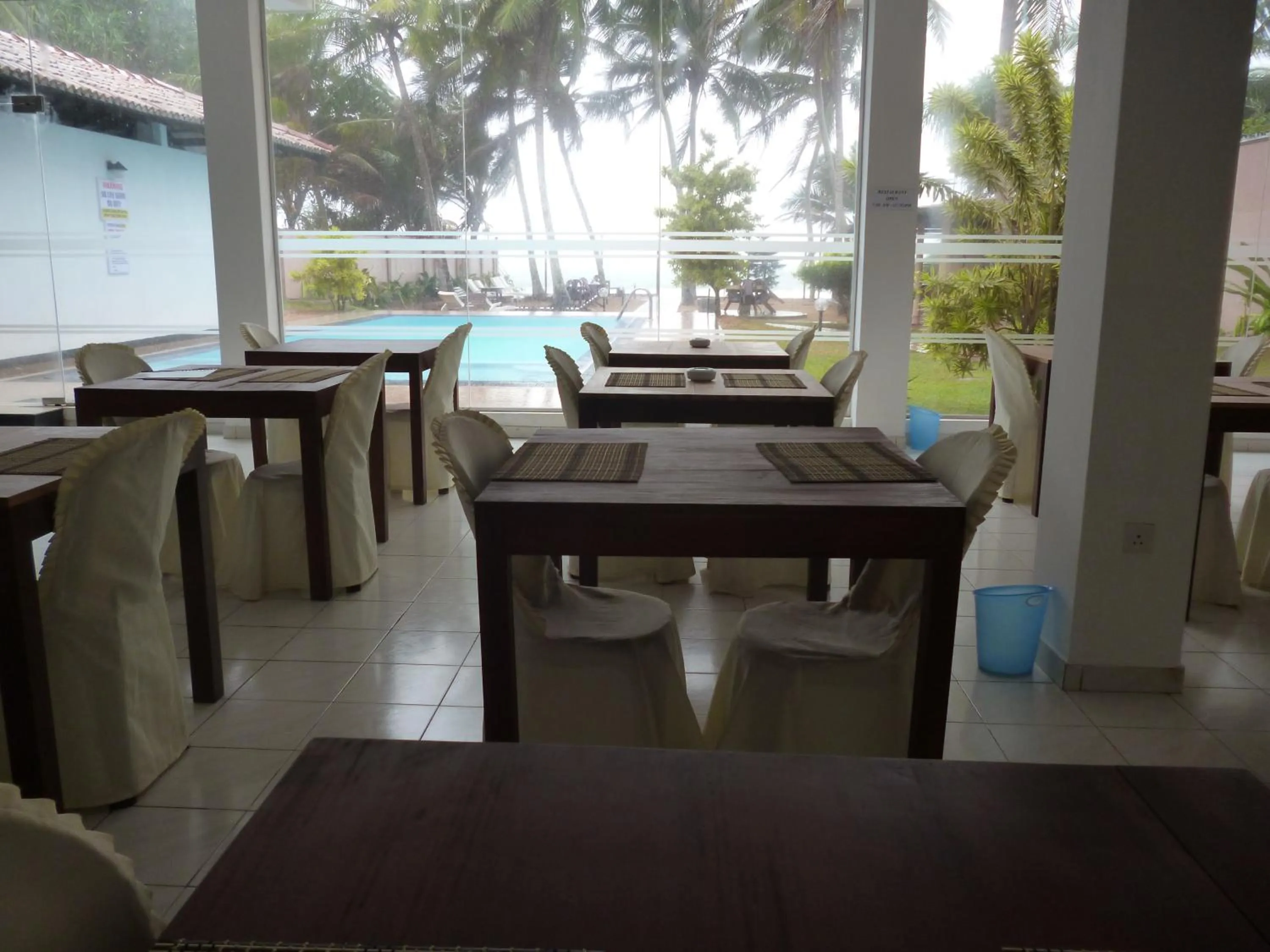 Restaurant/places to eat in Hotel Ocean View Cottage